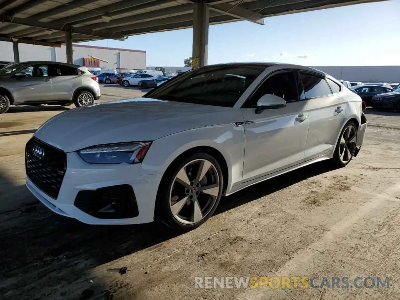 1 Фотография поврежденного автомобиля WAUFACF53MA027038 AUDI A5 2021