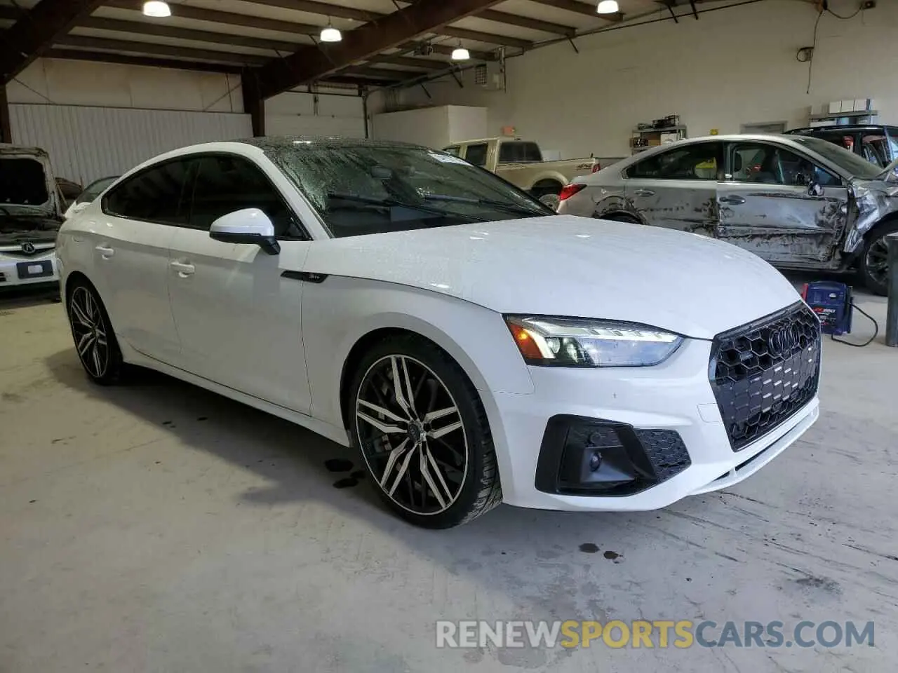 4 Photograph of a damaged car WAUFACF5XMA050168 AUDI A5 2021