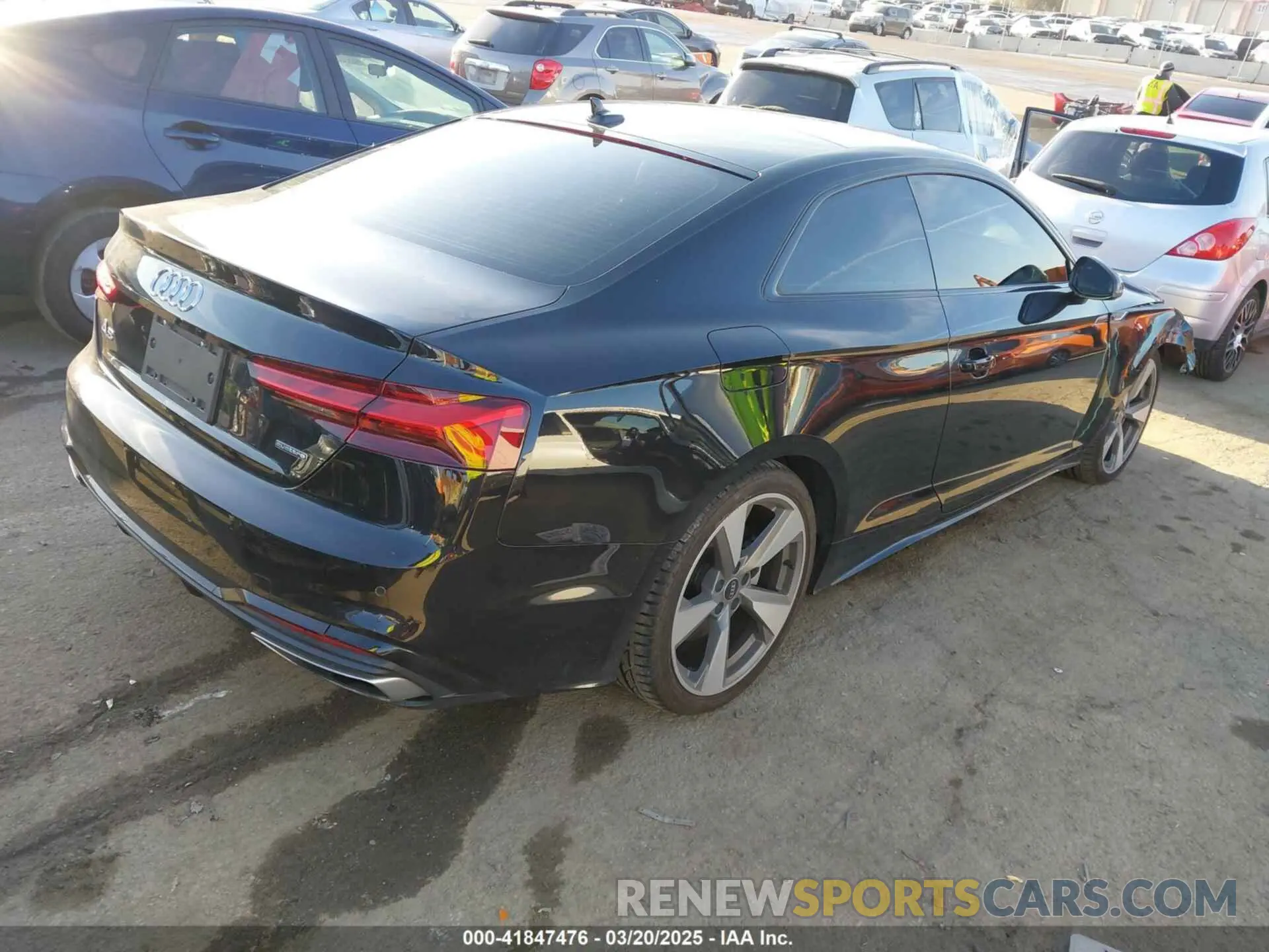 4 Фотография поврежденного автомобиля WAUTAAF52MA037616 AUDI A5 2021