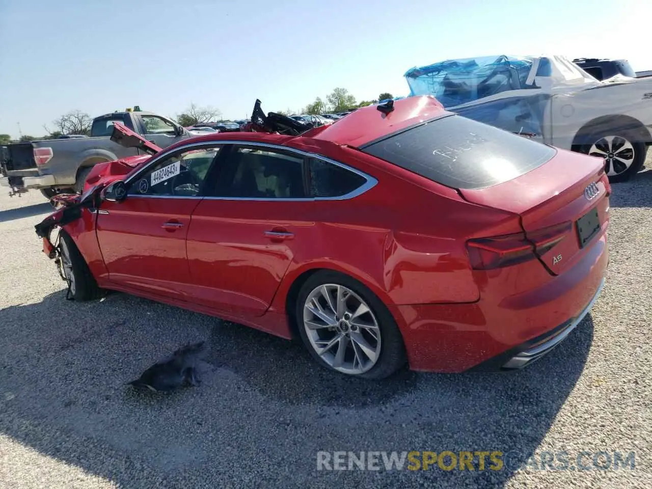 2 Фотография поврежденного автомобиля WAUABCF52NA028674 AUDI A5 2022