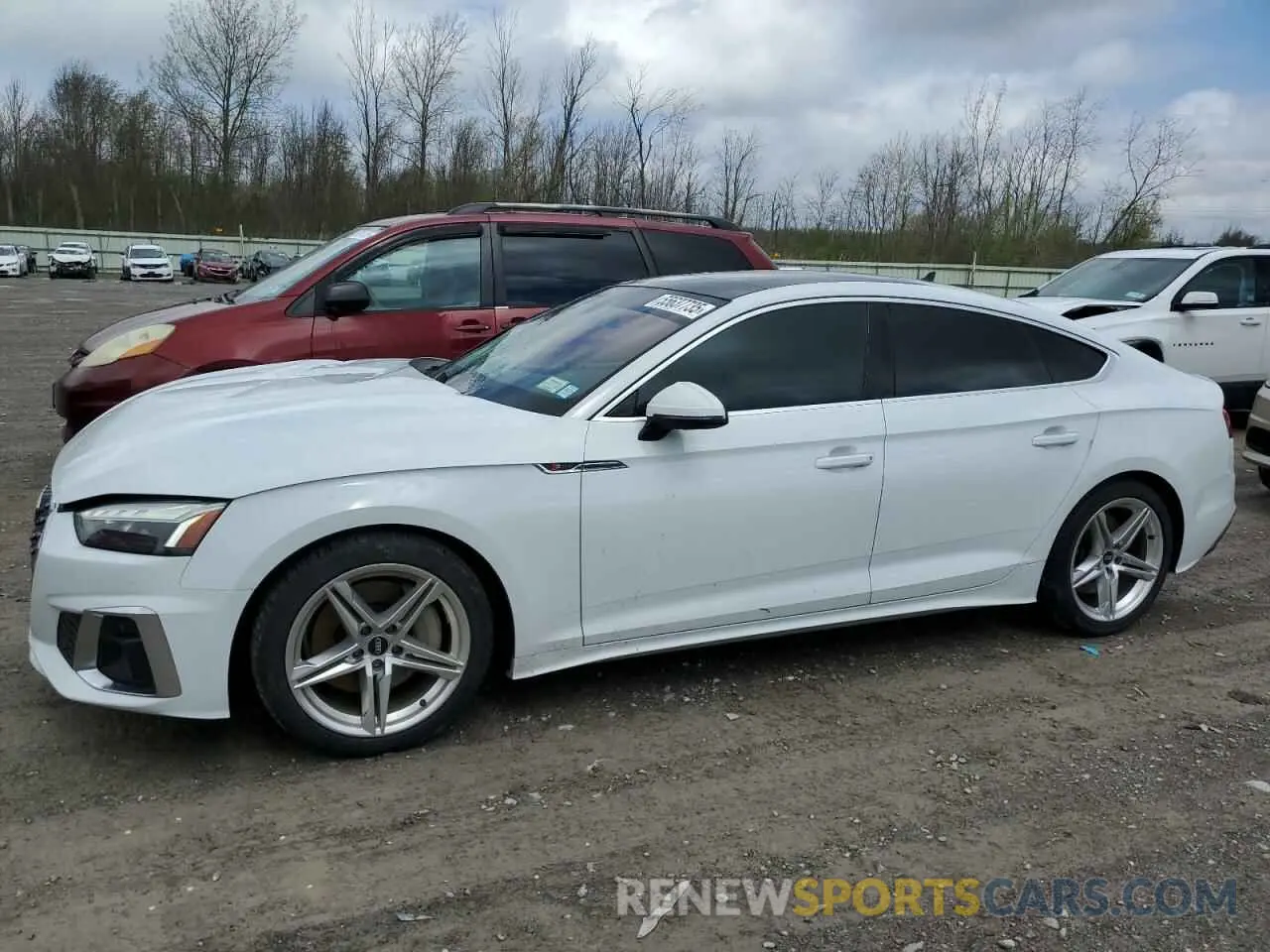 1 Фотография поврежденного автомобиля WAUFACF59NA018118 AUDI A5 2022