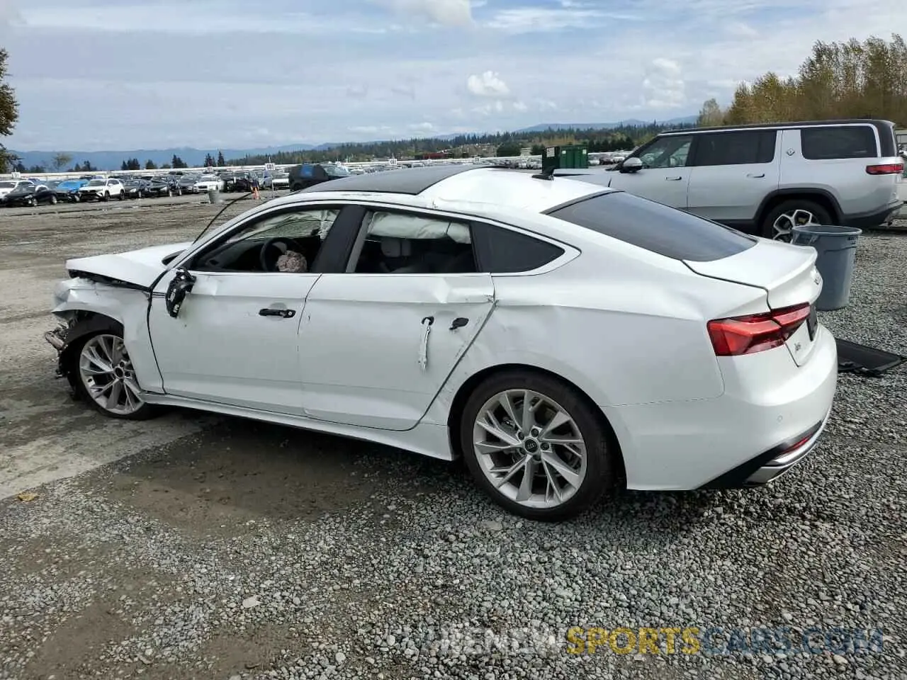 2 Фотография поврежденного автомобиля WAUABCF55PA017039 AUDI A5 2023
