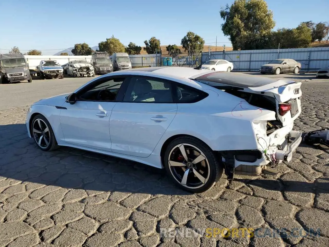 2 Фотография поврежденного автомобиля WAUFACF5XPA036369 AUDI A5 2023
