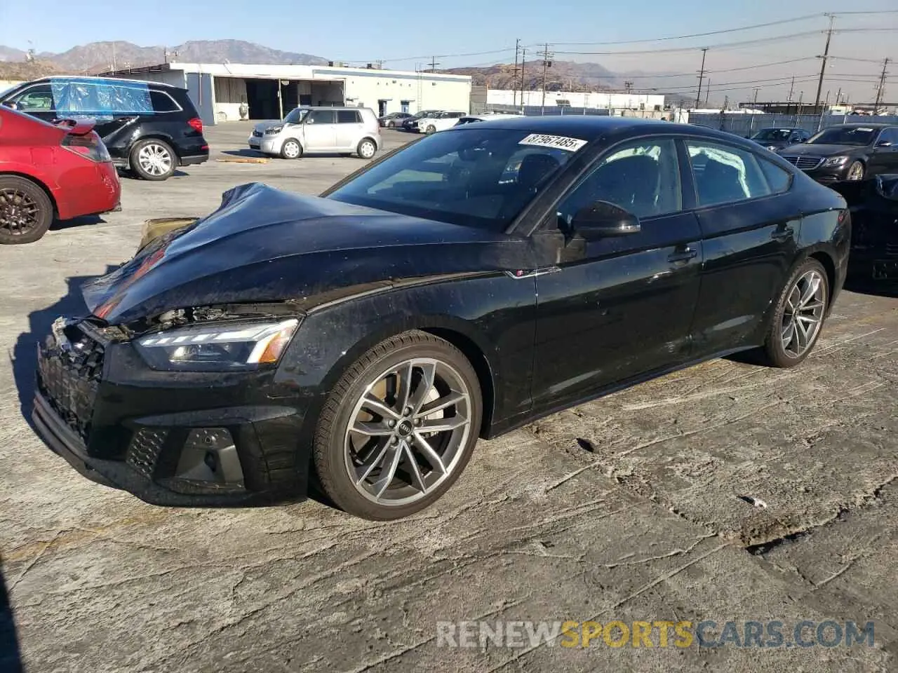 1 Фотография поврежденного автомобиля WAUDACF50RA092458 AUDI A5 2024