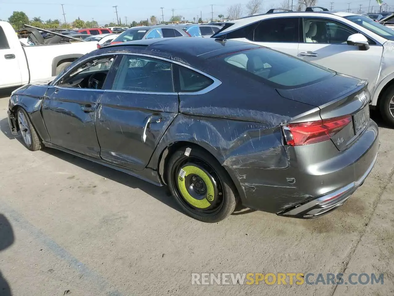 2 Фотография поврежденного автомобиля WAUFACF53RA071001 AUDI A5 2024