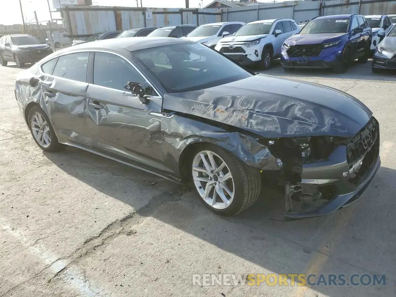 4 Фотография поврежденного автомобиля WAUFACF53RA071001 AUDI A5 2024