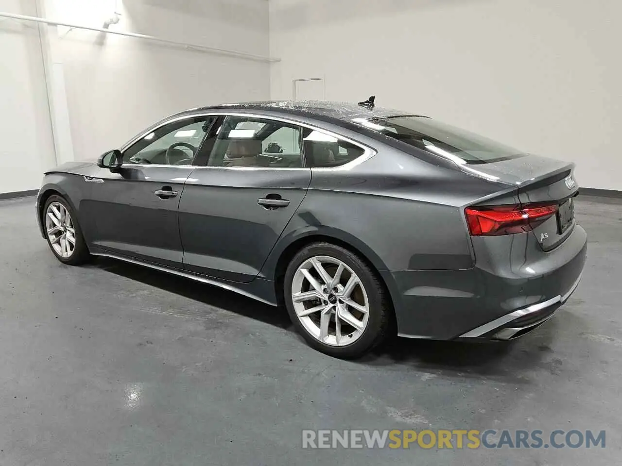 2 Фотография поврежденного автомобиля WAUFACF54RA049623 AUDI A5 2024