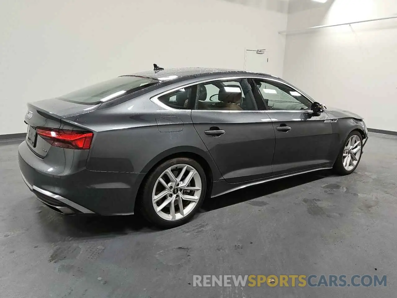 3 Фотография поврежденного автомобиля WAUFACF54RA049623 AUDI A5 2024