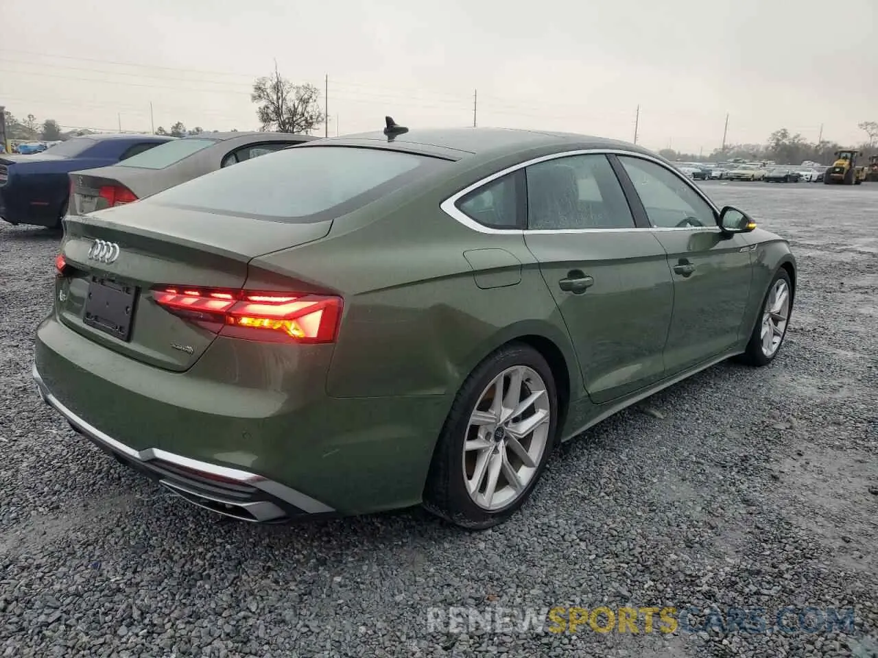 3 Фотография поврежденного автомобиля WAUFACF59RA069897 AUDI A5 2024
