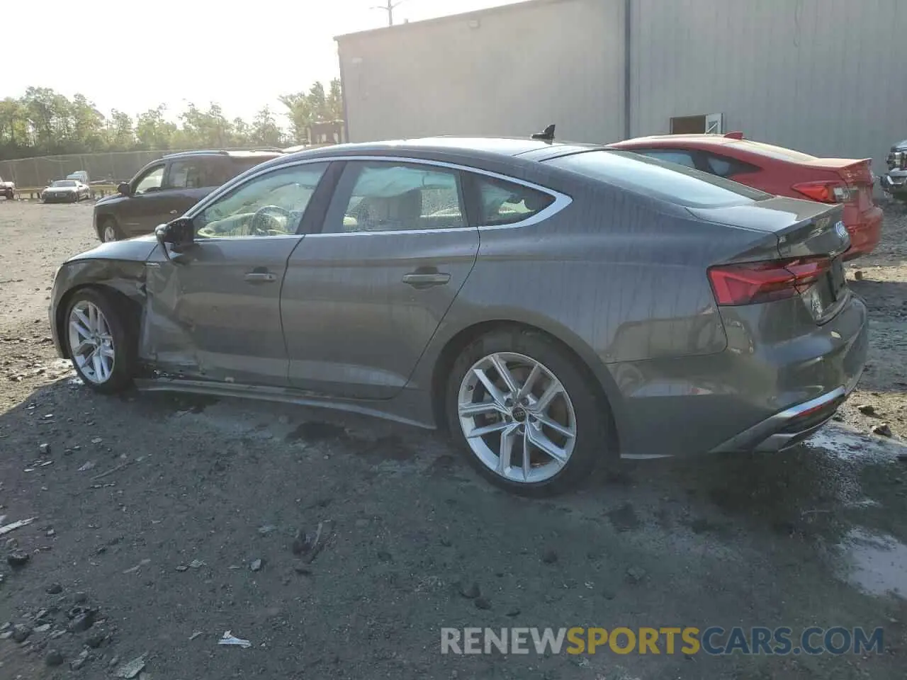 2 Фотография поврежденного автомобиля WAUFACF59RA083184 AUDI A5 2024