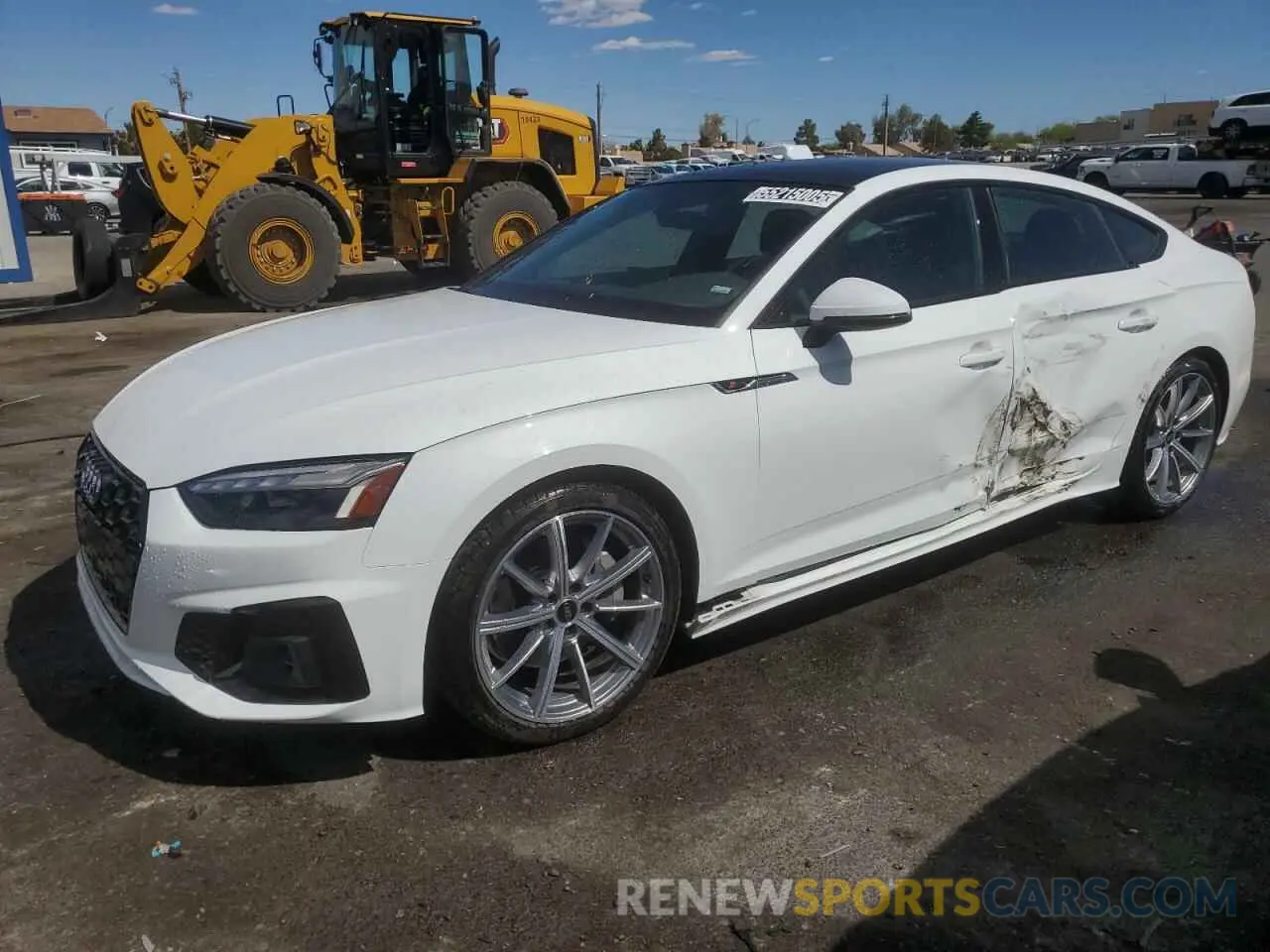 1 Фотография поврежденного автомобиля WAUDACF56SA005880 AUDI A5 2025