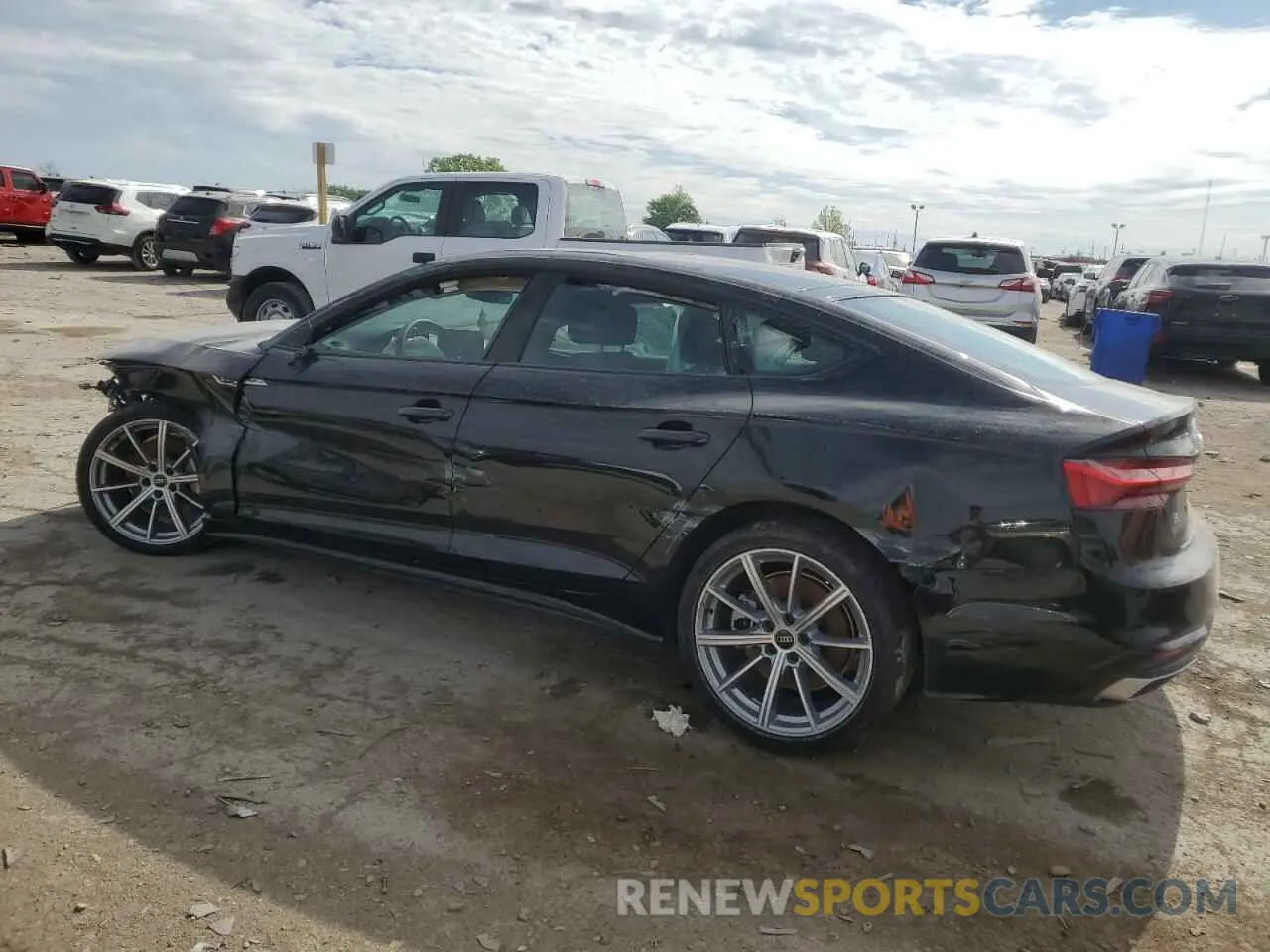 2 Фотография поврежденного автомобиля WAUDACF58SA008599 AUDI A5 2025