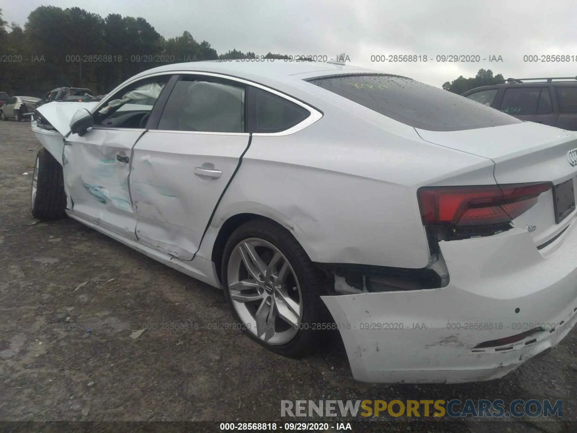 3 Photograph of a damaged car WAUBNCF50KA098987 AUDI A5 SPORTBACK 2019