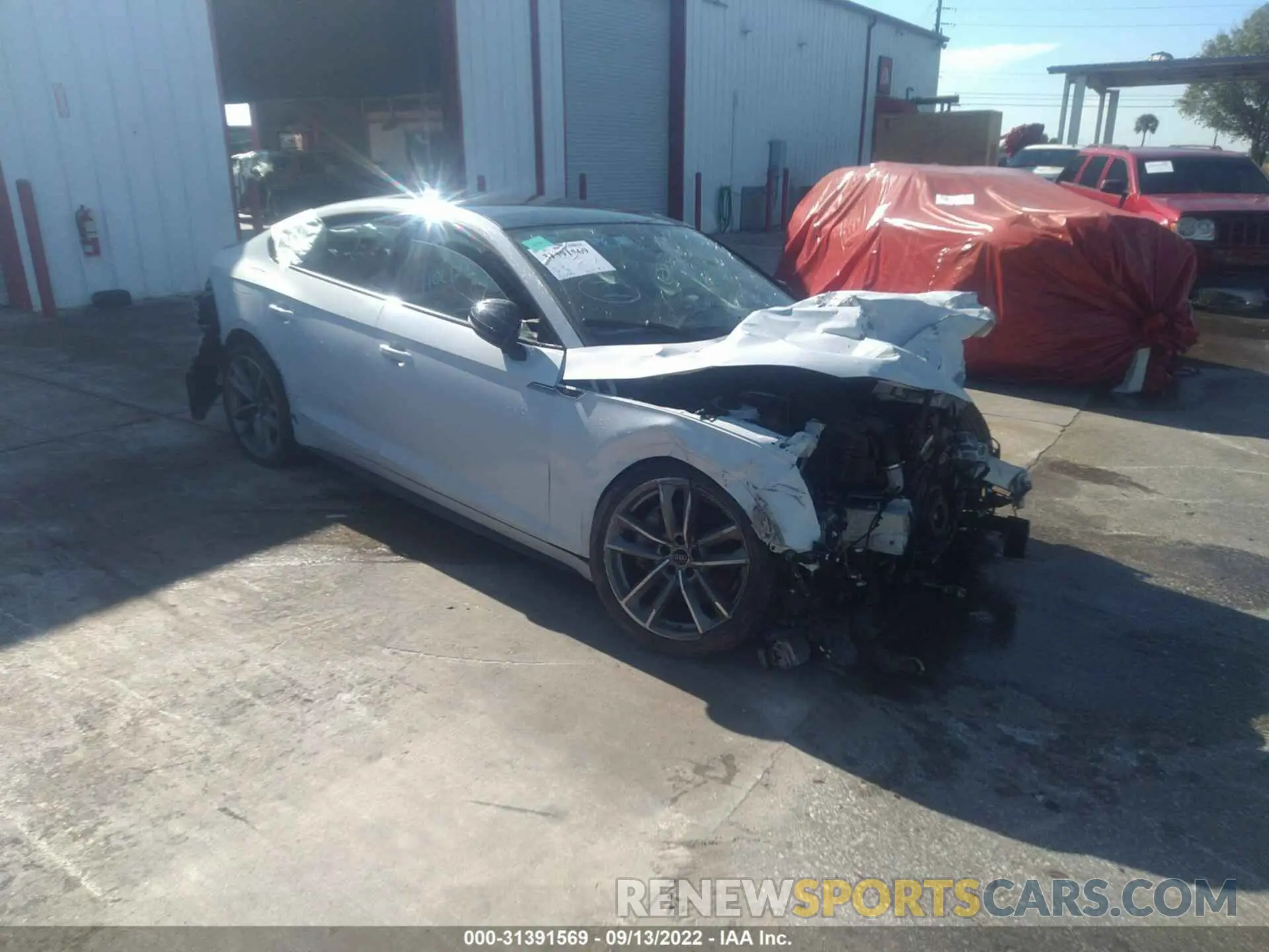1 Фотография поврежденного автомобиля WAUFNCF56KA028105 AUDI A5 SPORTBACK 2019