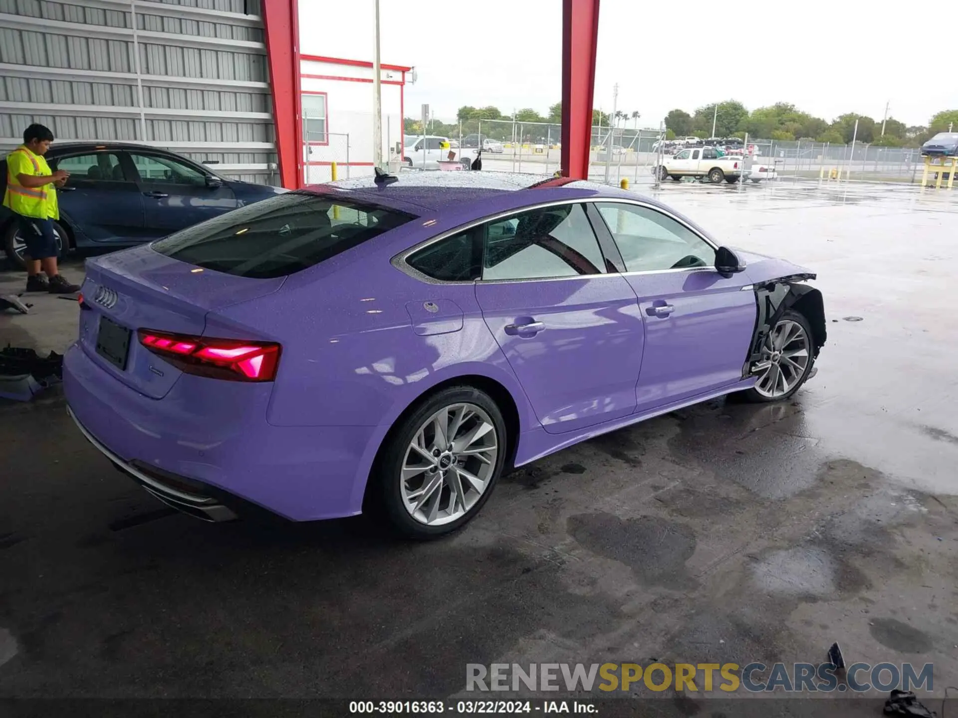 4 Photograph of a damaged car WAUABCF5XMA037380 AUDI A5 SPORTBACK 2021