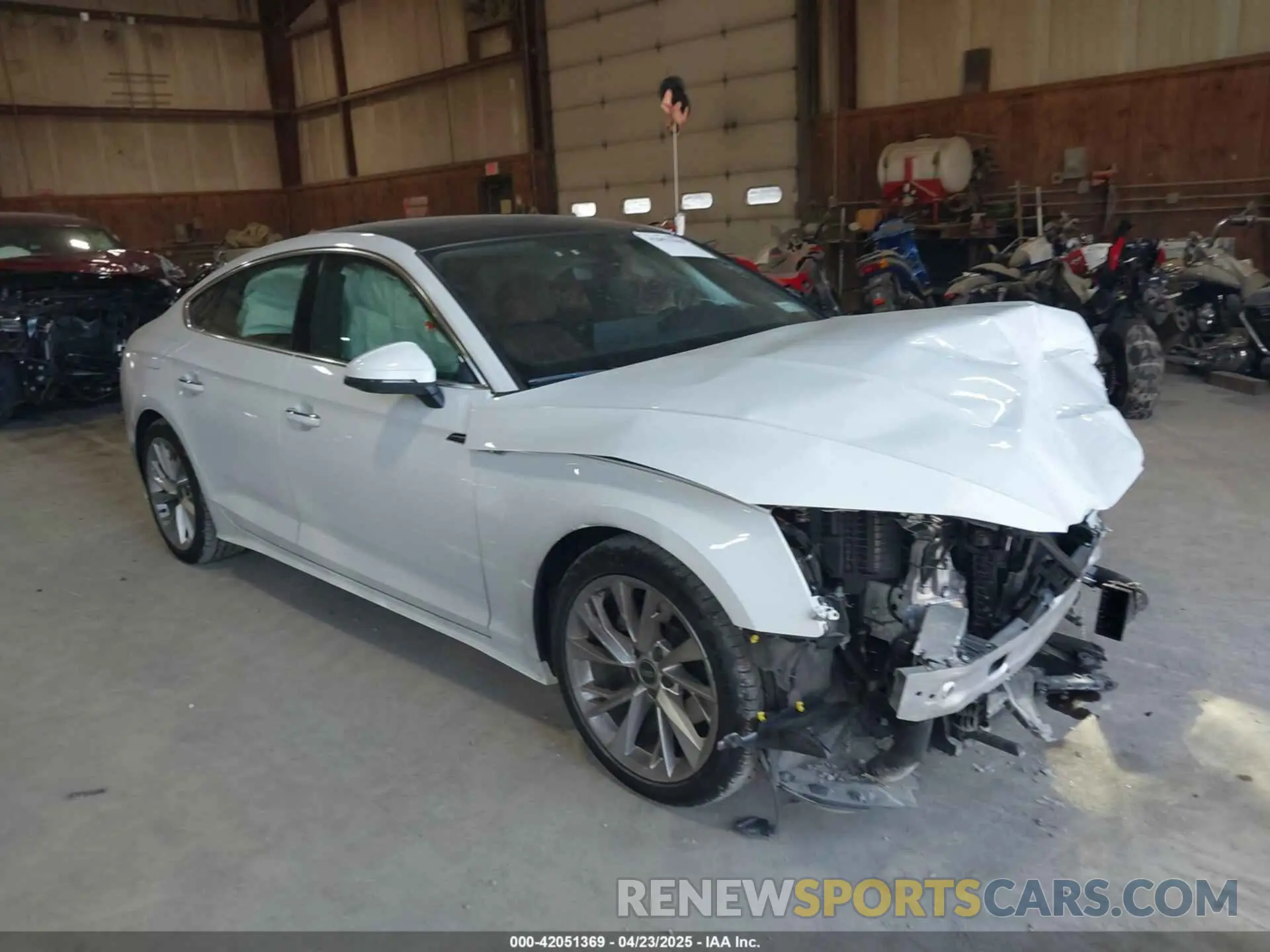 1 Фотография поврежденного автомобиля WAUCBCF57MA062469 AUDI A5 SPORTBACK 2021