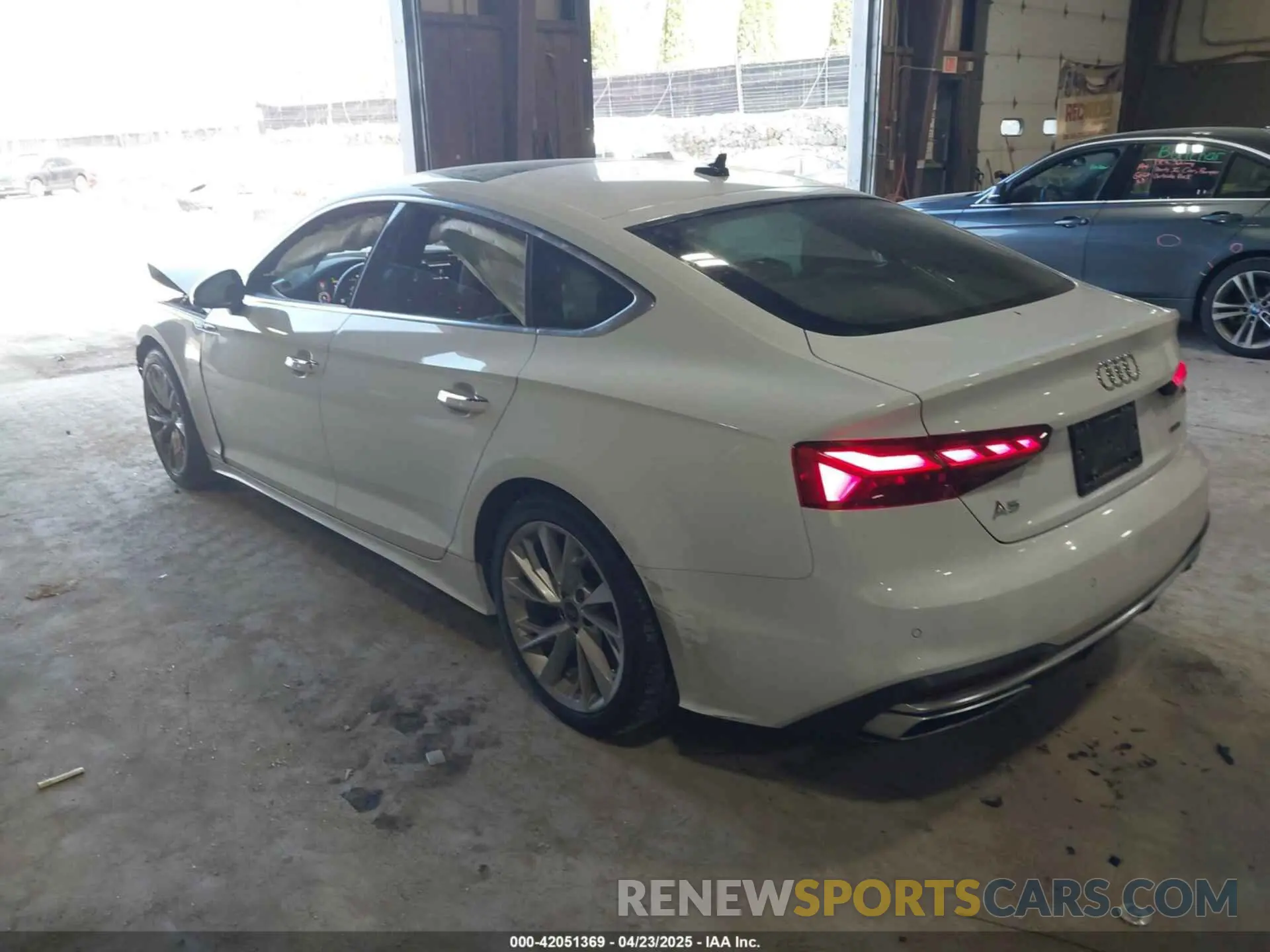 3 Фотография поврежденного автомобиля WAUCBCF57MA062469 AUDI A5 SPORTBACK 2021