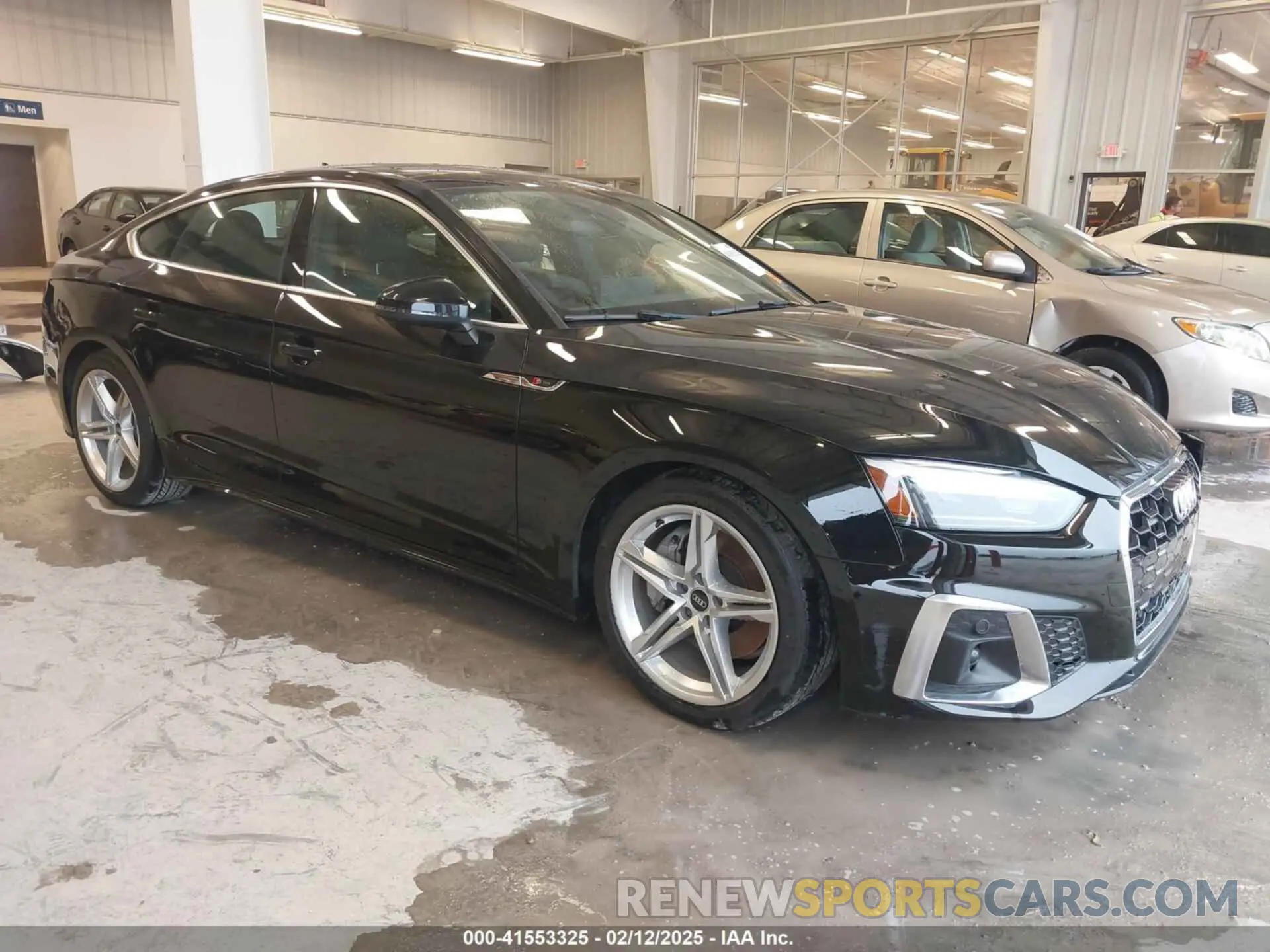 1 Photograph of a damaged car WAUDACF52MA030374 AUDI A5 SPORTBACK 2021
