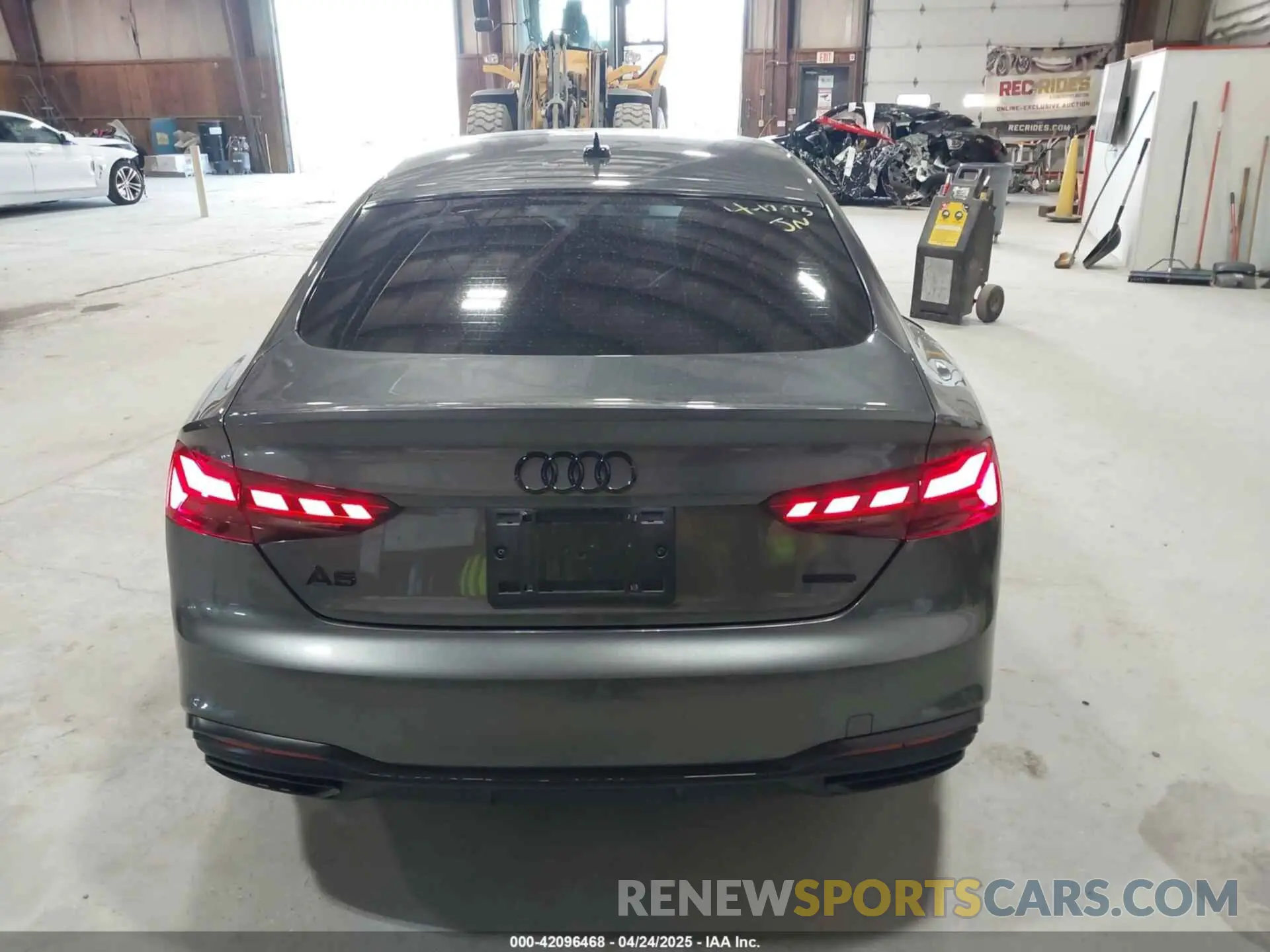 16 Photograph of a damaged car WAUDACF57MA014042 AUDI A5 SPORTBACK 2021