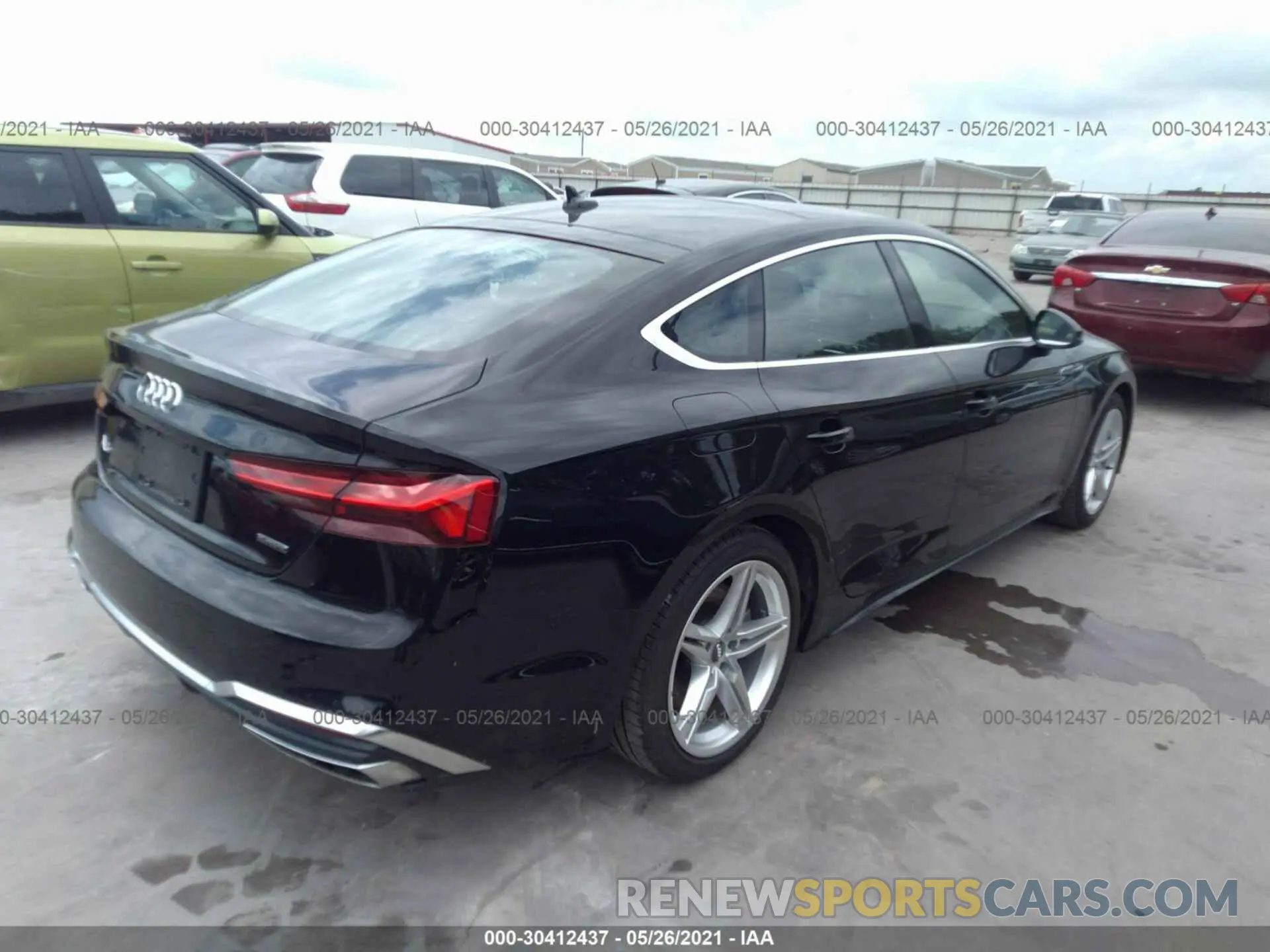 4 Photograph of a damaged car WAUDACF59MA018769 AUDI A5 SPORTBACK 2021