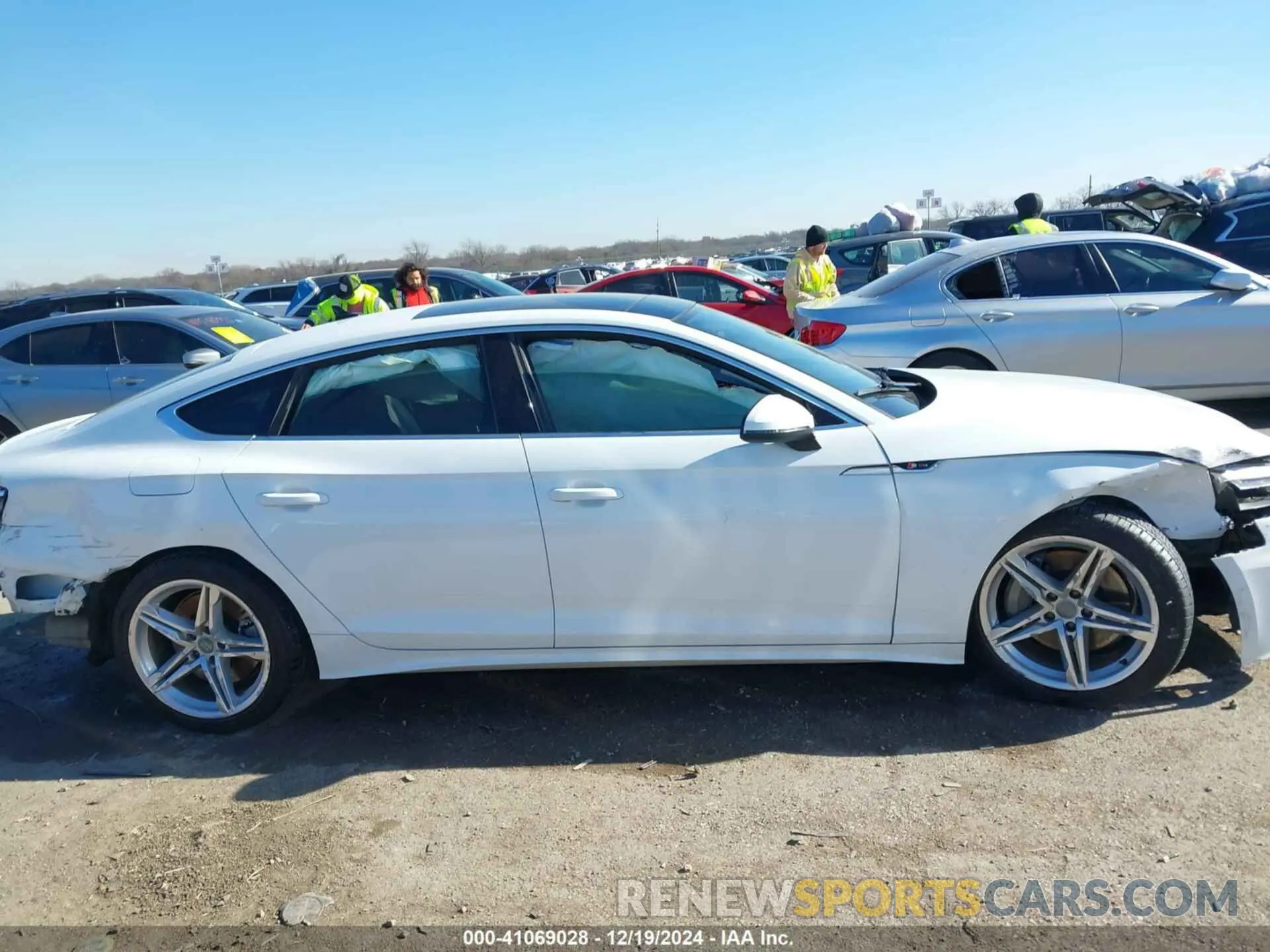 12 Фотография поврежденного автомобиля WAUDACF5XMA016822 AUDI A5 SPORTBACK 2021