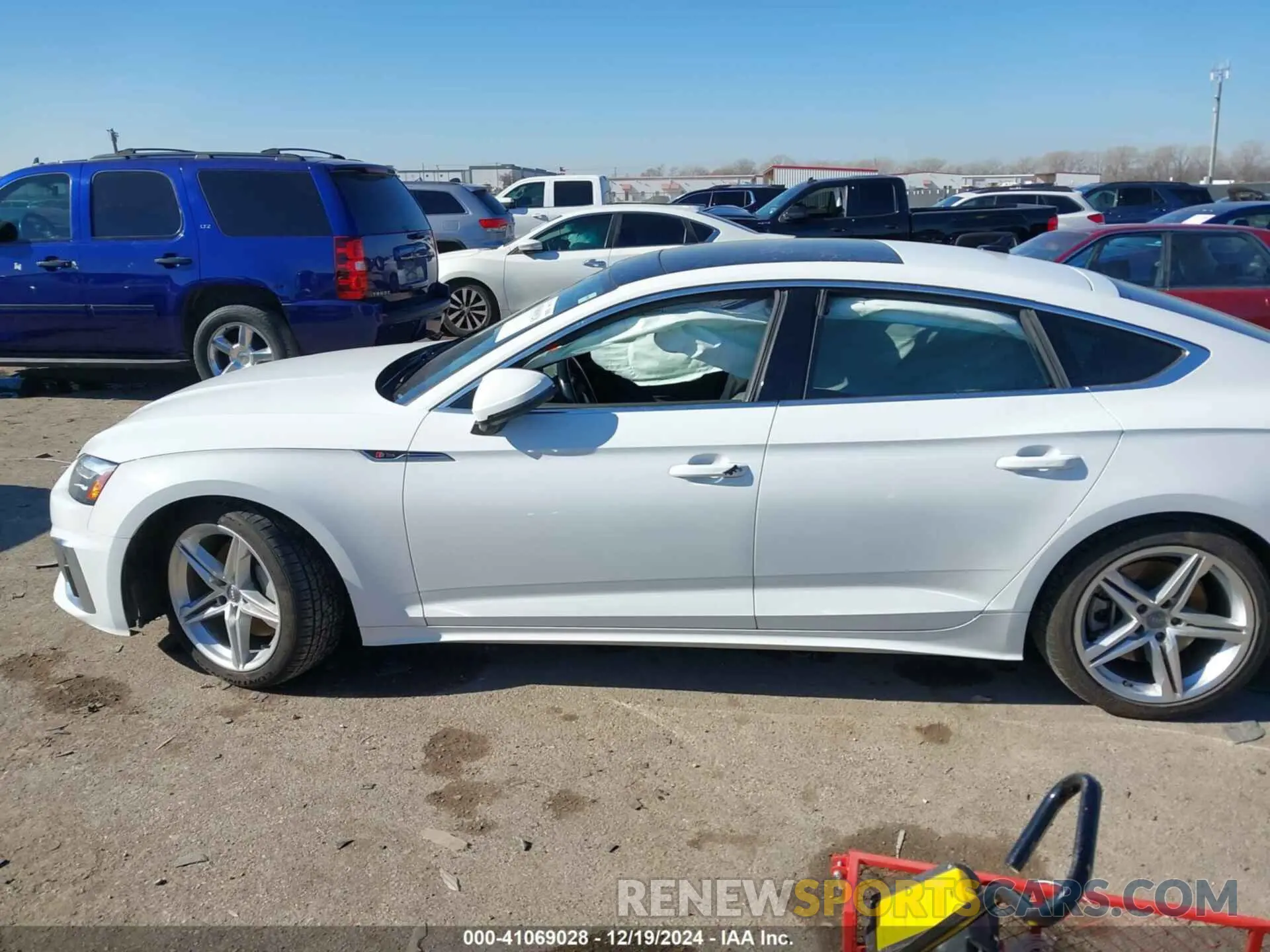 13 Фотография поврежденного автомобиля WAUDACF5XMA016822 AUDI A5 SPORTBACK 2021