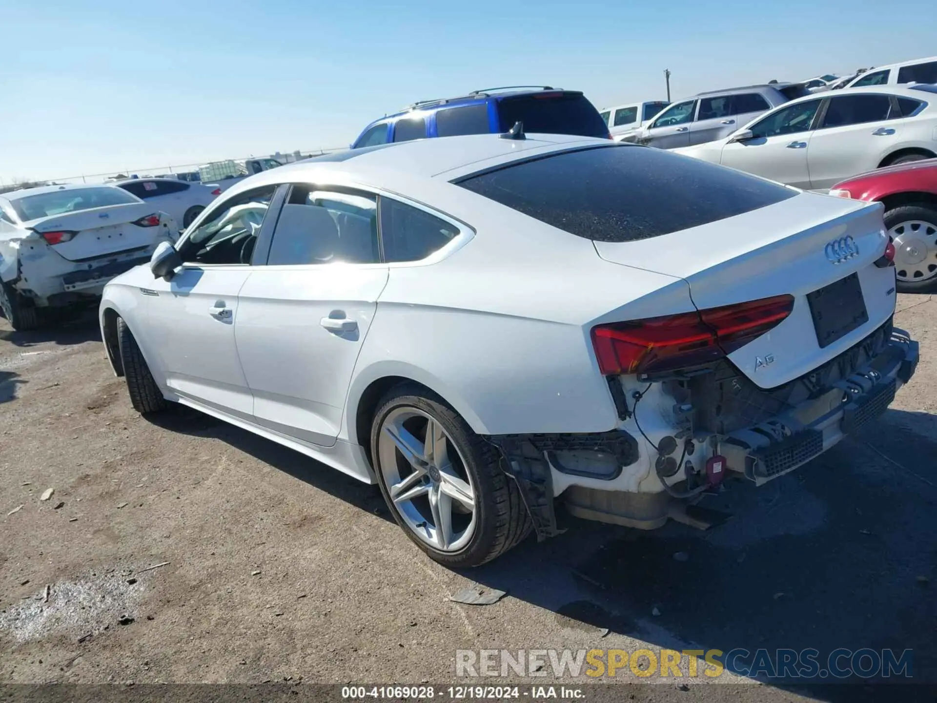 3 Фотография поврежденного автомобиля WAUDACF5XMA016822 AUDI A5 SPORTBACK 2021