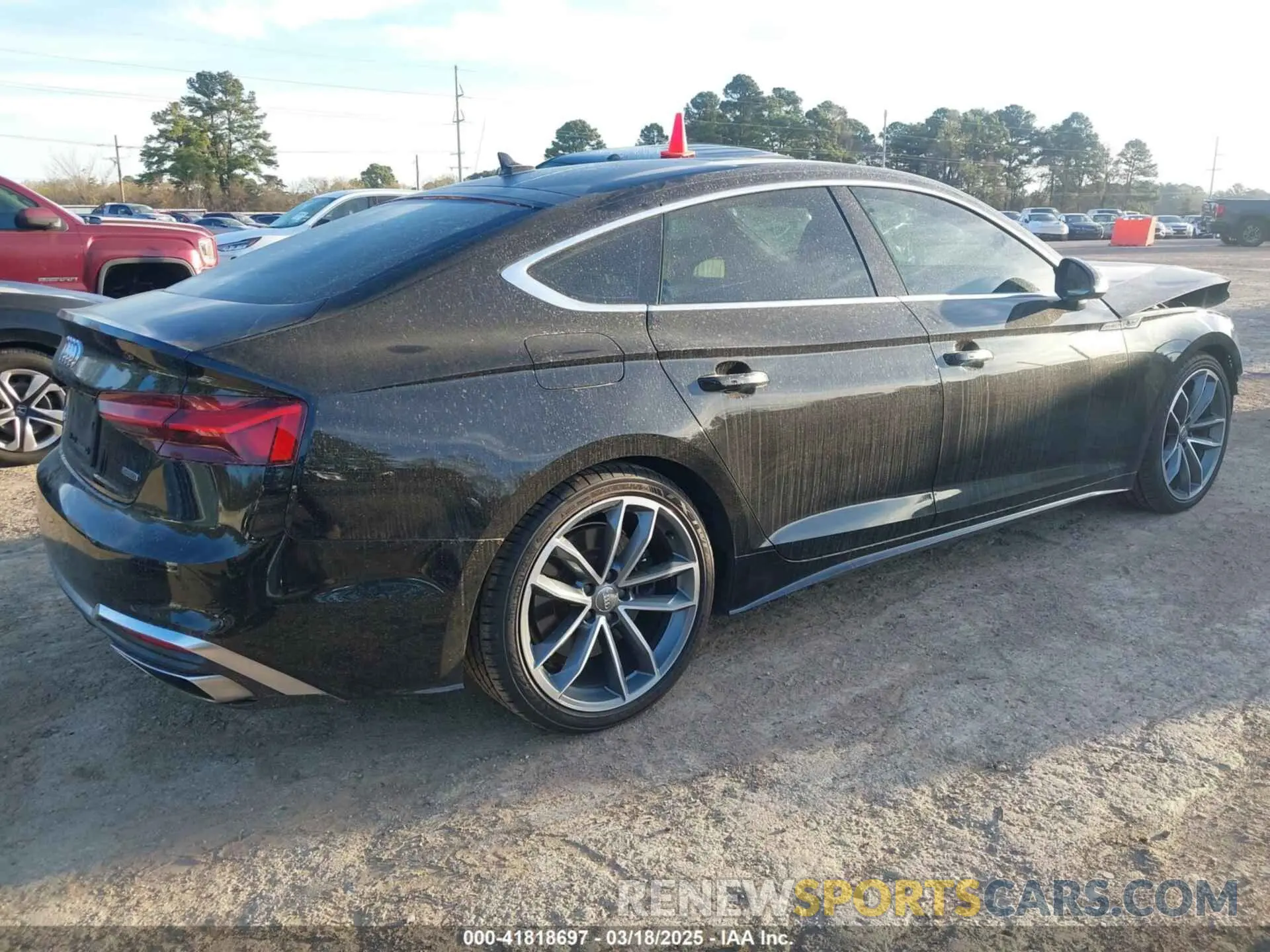 4 Фотография поврежденного автомобиля WAUFACF57MA020805 AUDI A5 SPORTBACK 2021