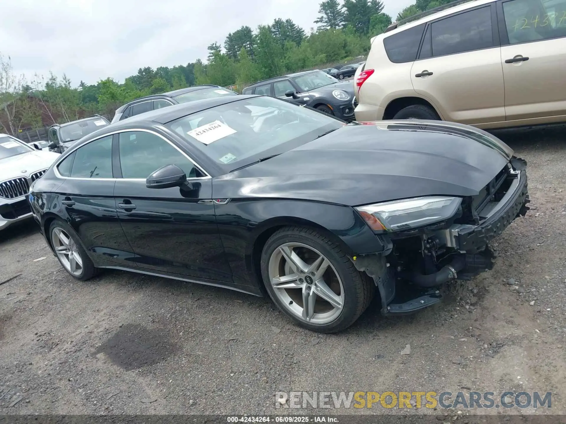 14 Photograph of a damaged car WAUDACF52NA029856 AUDI A5 SPORTBACK 2022
