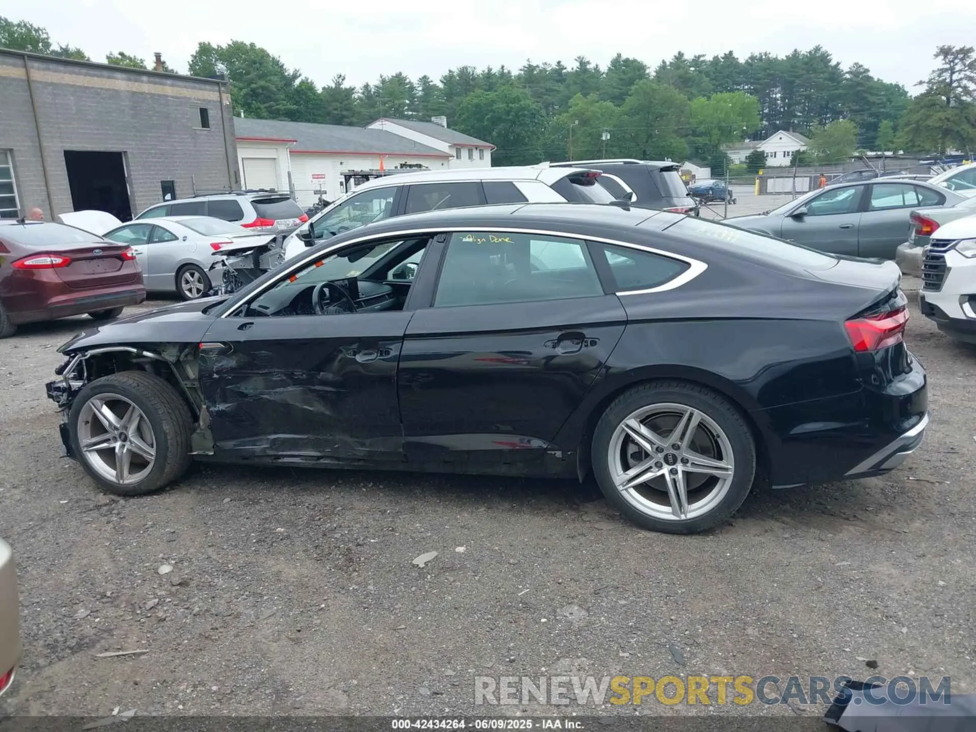 15 Photograph of a damaged car WAUDACF52NA029856 AUDI A5 SPORTBACK 2022