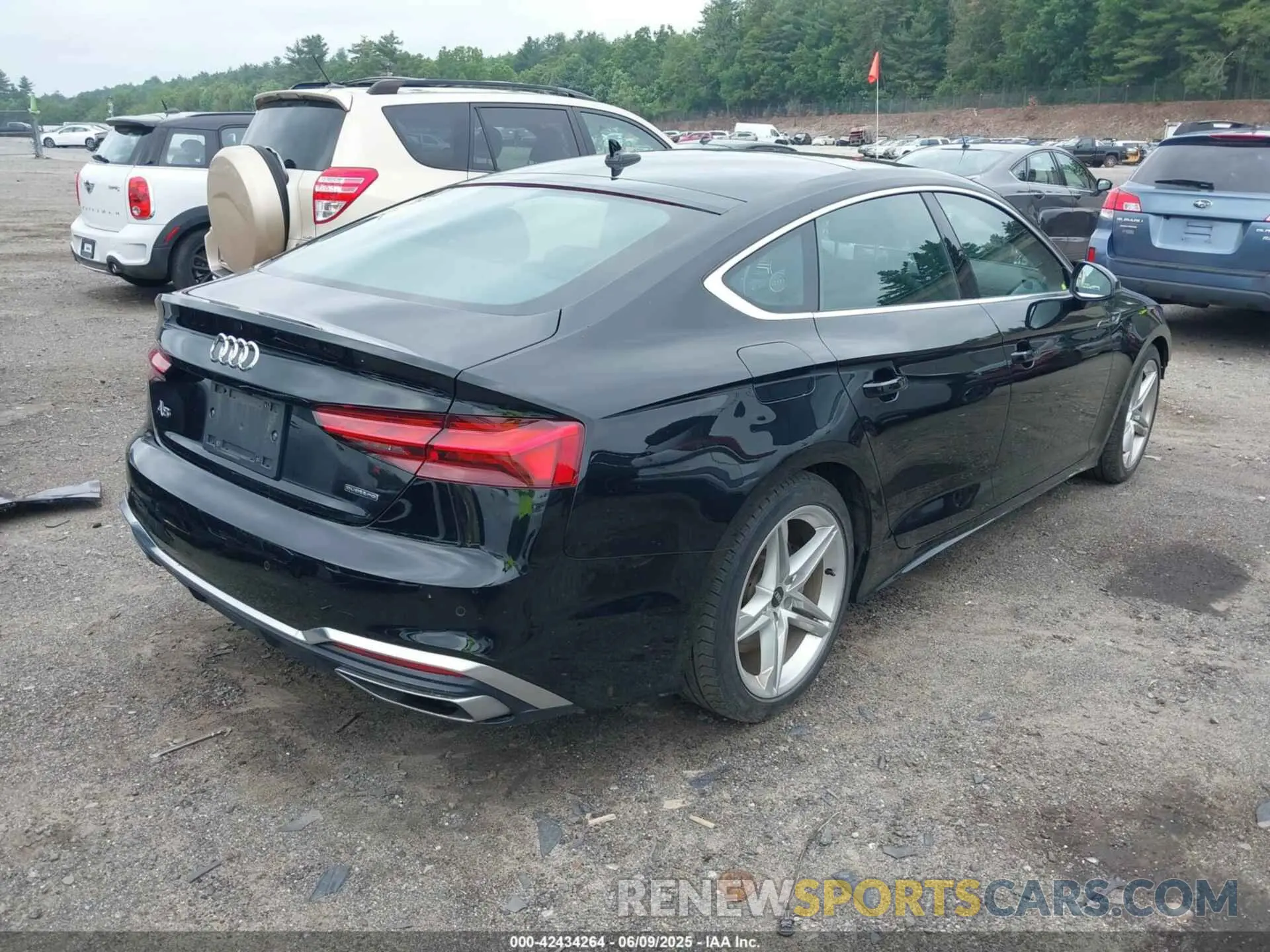 4 Photograph of a damaged car WAUDACF52NA029856 AUDI A5 SPORTBACK 2022