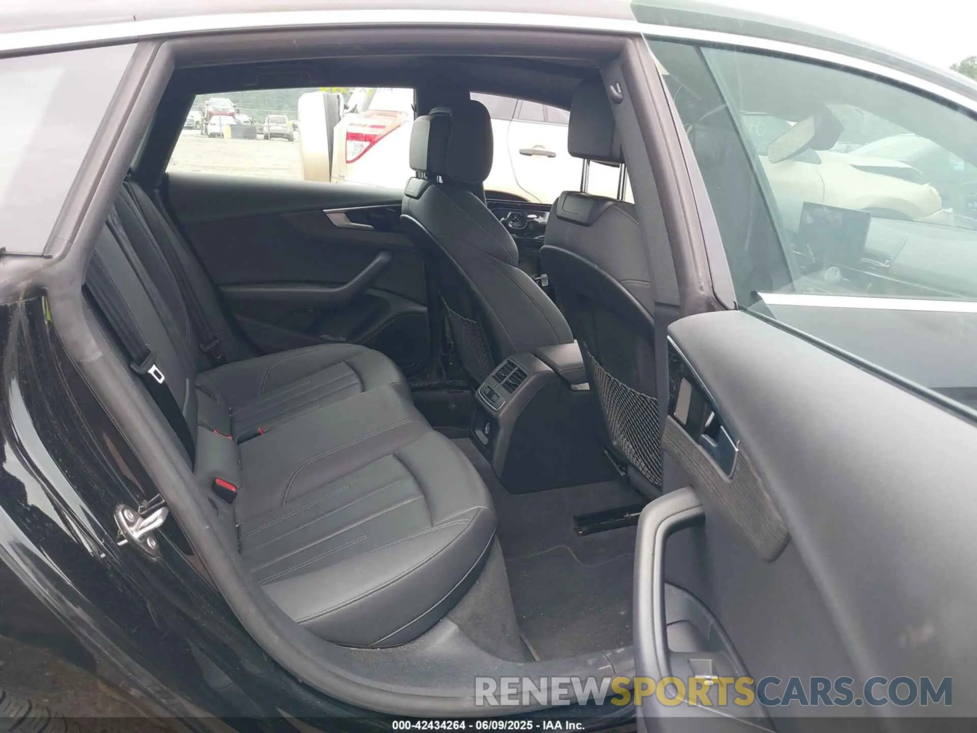 8 Photograph of a damaged car WAUDACF52NA029856 AUDI A5 SPORTBACK 2022