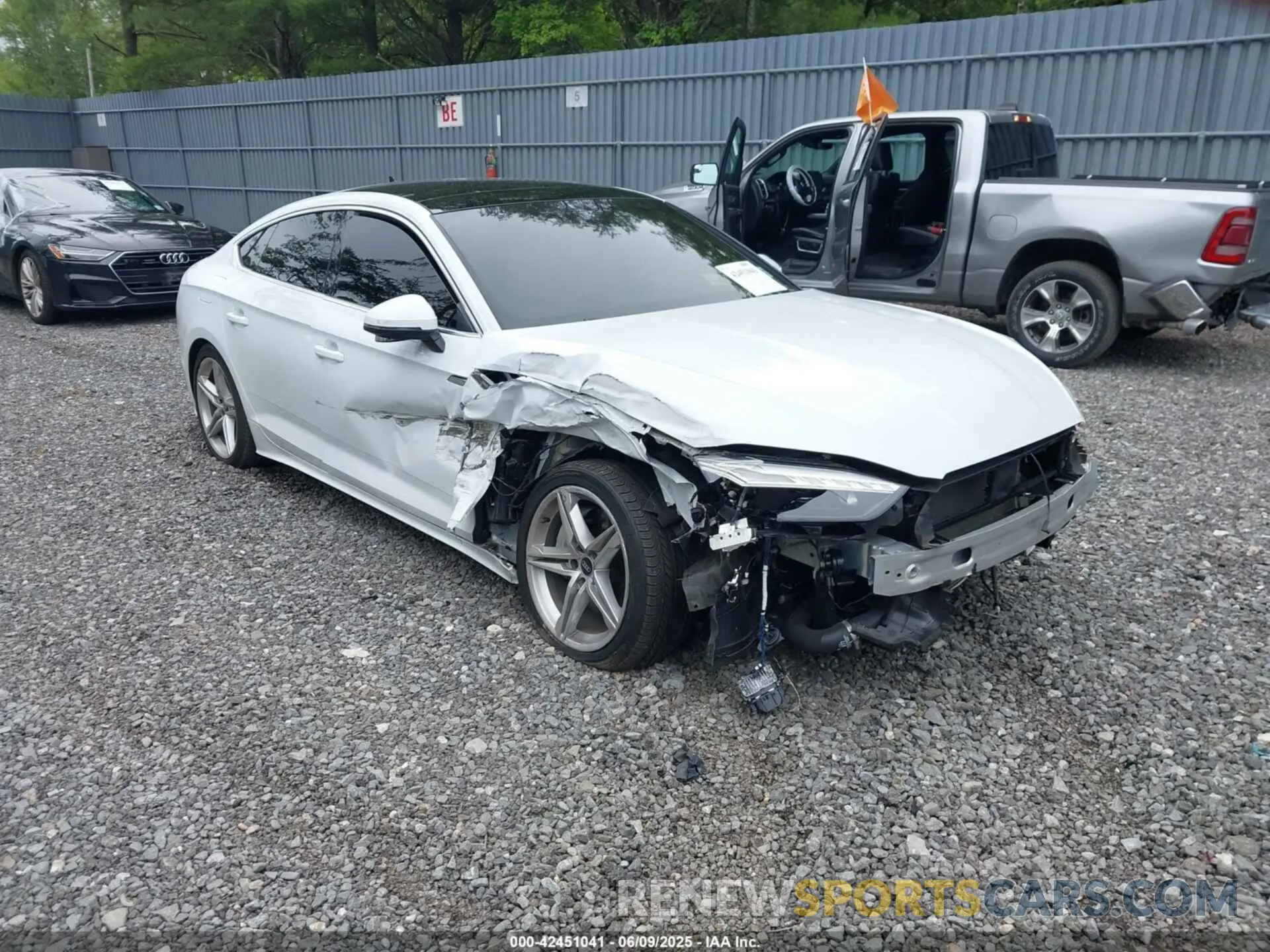1 Фотография поврежденного автомобиля WAUFACF53NA016364 AUDI A5 SPORTBACK 2022