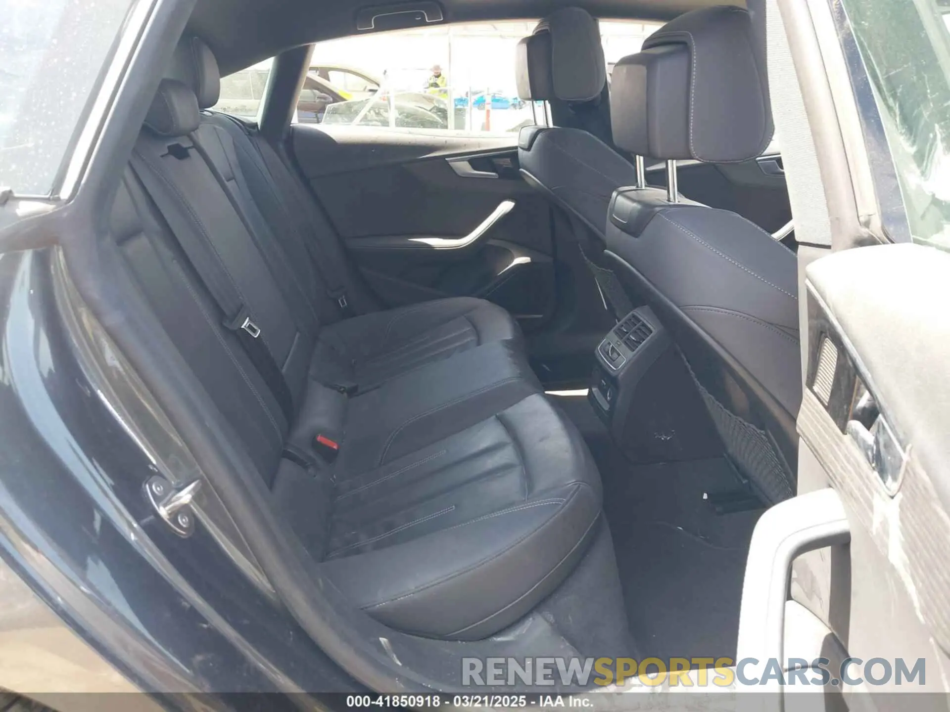 8 Photograph of a damaged car WAUFACF57NA018358 AUDI A5 SPORTBACK 2022