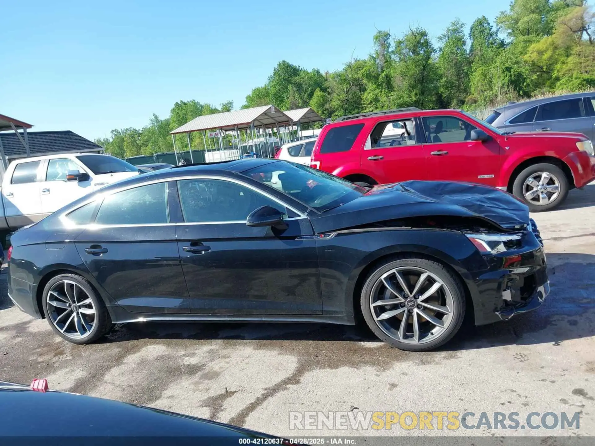 13 Фотография поврежденного автомобиля WAUFACF5XNA015812 AUDI A5 SPORTBACK 2022