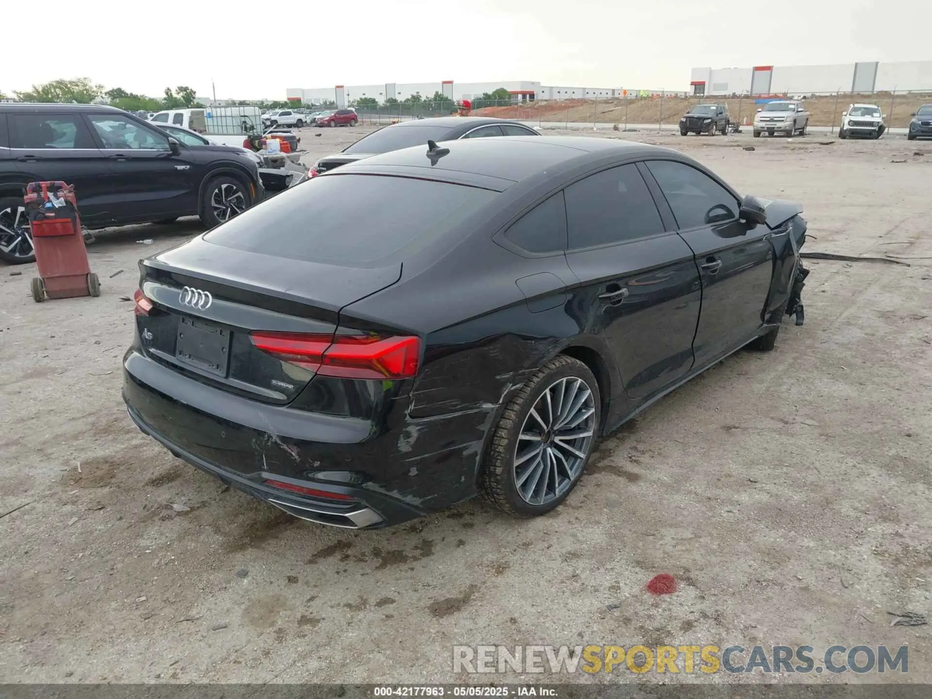 4 Фотография поврежденного автомобиля WAUCBCF57PA027547 AUDI A5 SPORTBACK 2023