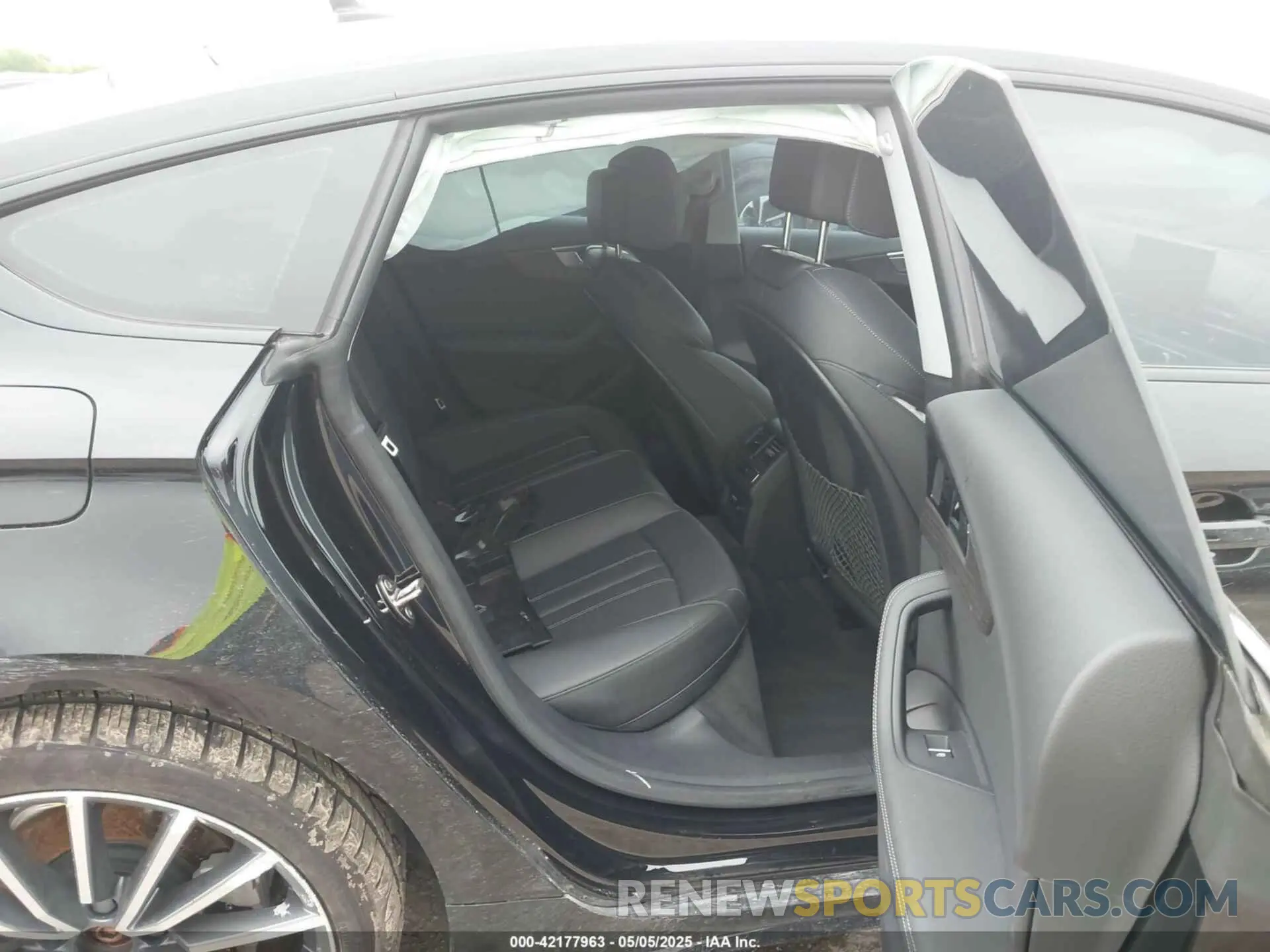 8 Фотография поврежденного автомобиля WAUCBCF57PA027547 AUDI A5 SPORTBACK 2023