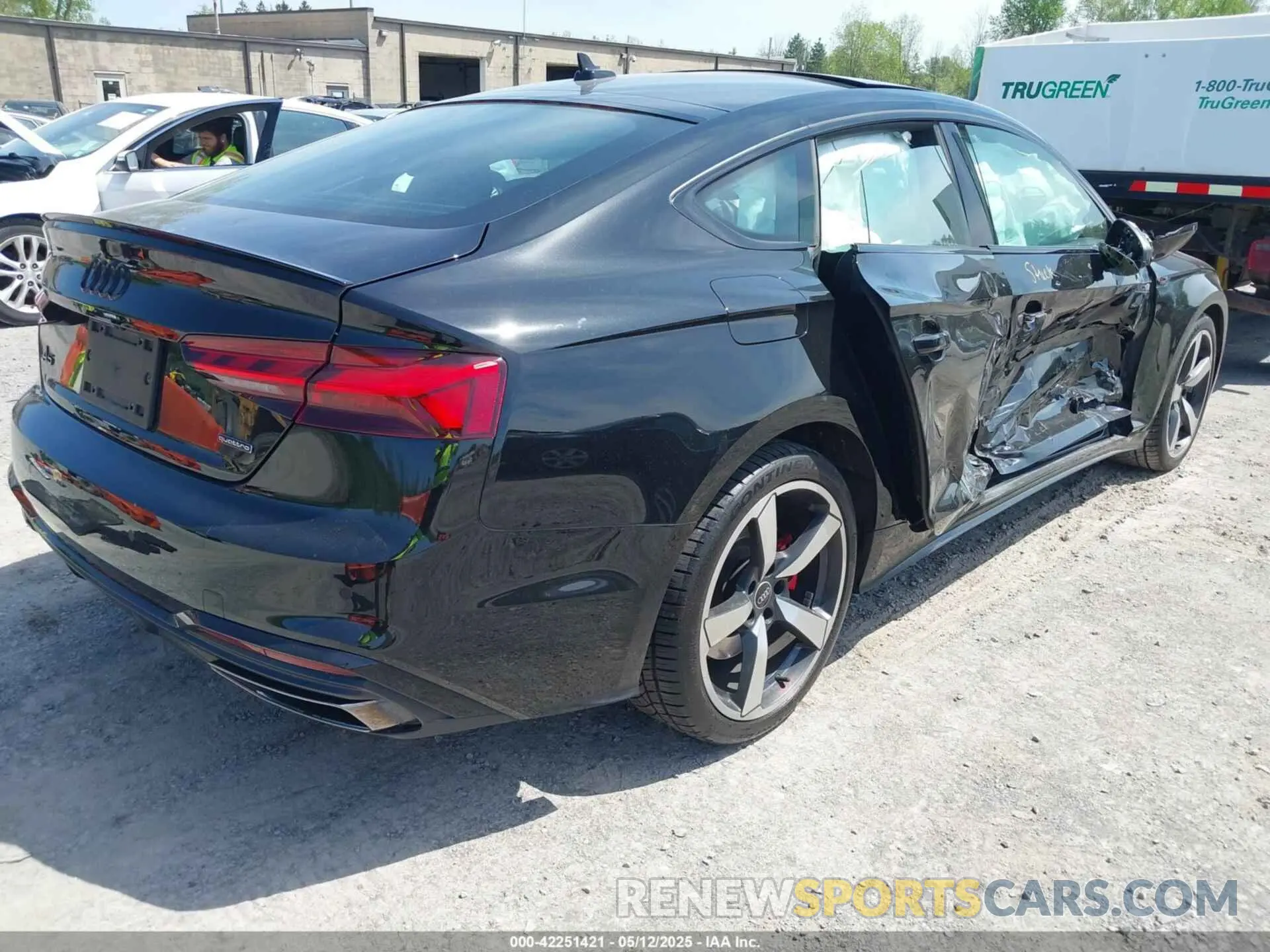 4 Фотография поврежденного автомобиля WAUFACF56PA020881 AUDI A5 SPORTBACK 2023