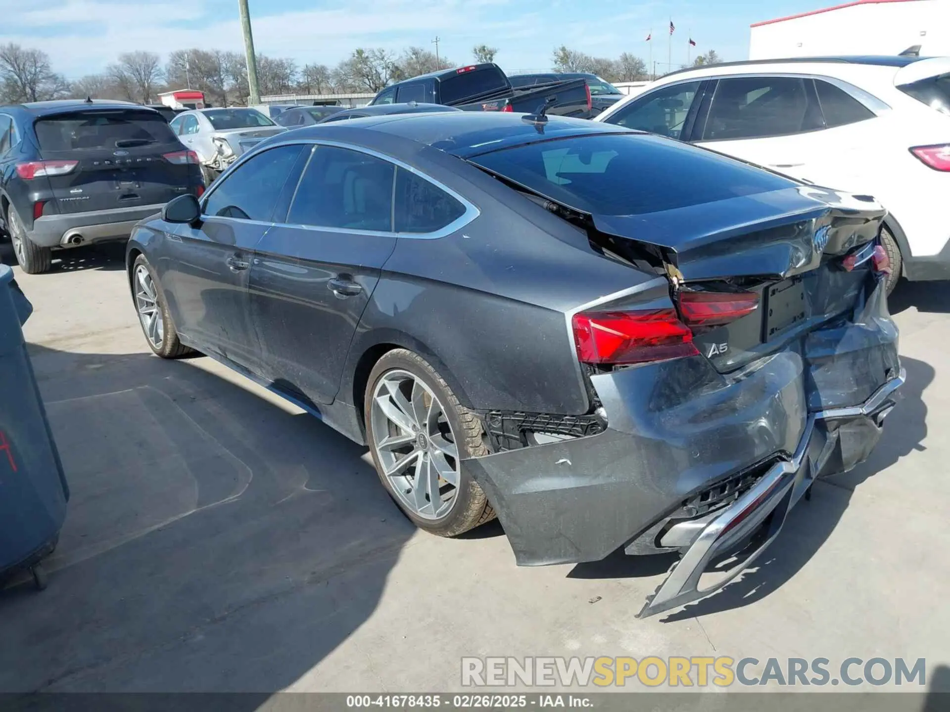 3 Фотография поврежденного автомобиля WAUDACF51RA026498 AUDI A5 SPORTBACK 2024