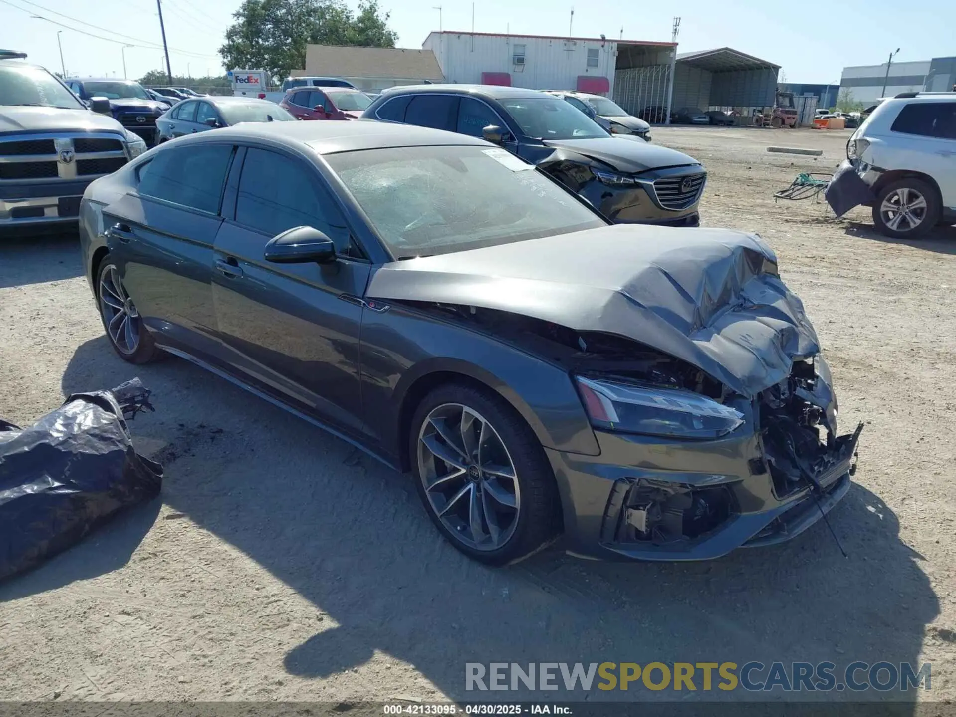 1 Фотография поврежденного автомобиля WAUDACF51RA110238 AUDI A5 SPORTBACK 2024