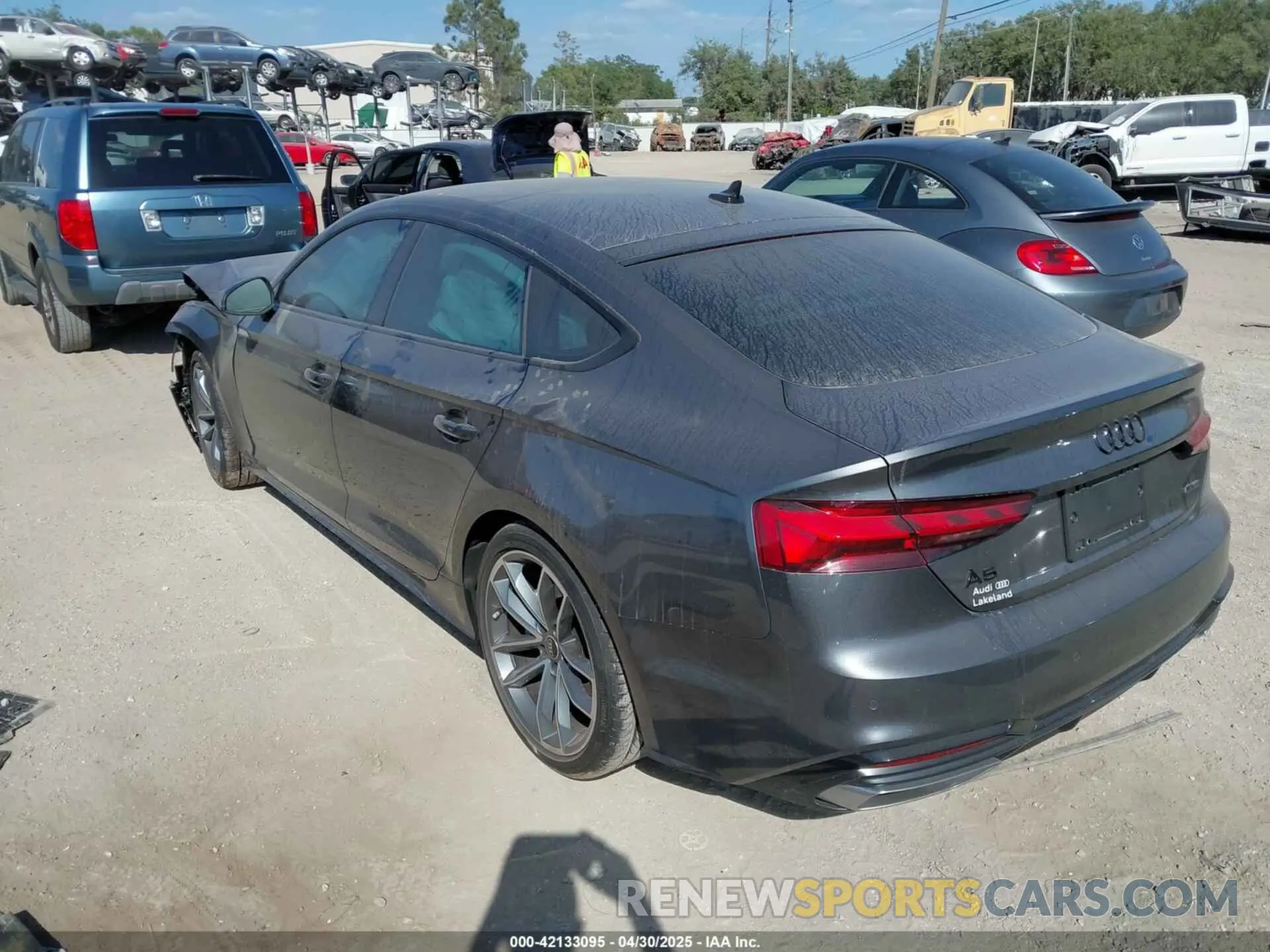3 Фотография поврежденного автомобиля WAUDACF51RA110238 AUDI A5 SPORTBACK 2024