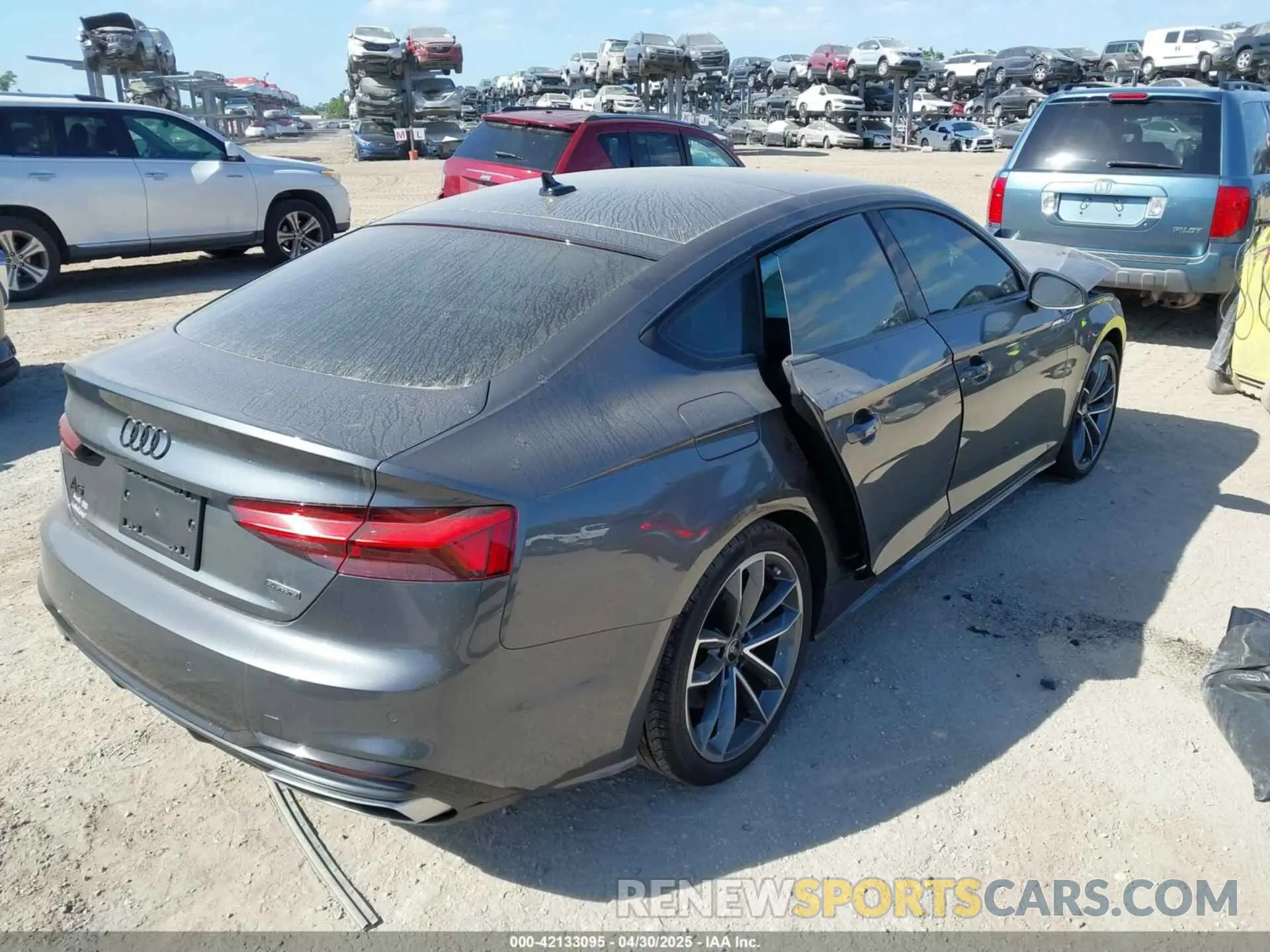 4 Фотография поврежденного автомобиля WAUDACF51RA110238 AUDI A5 SPORTBACK 2024