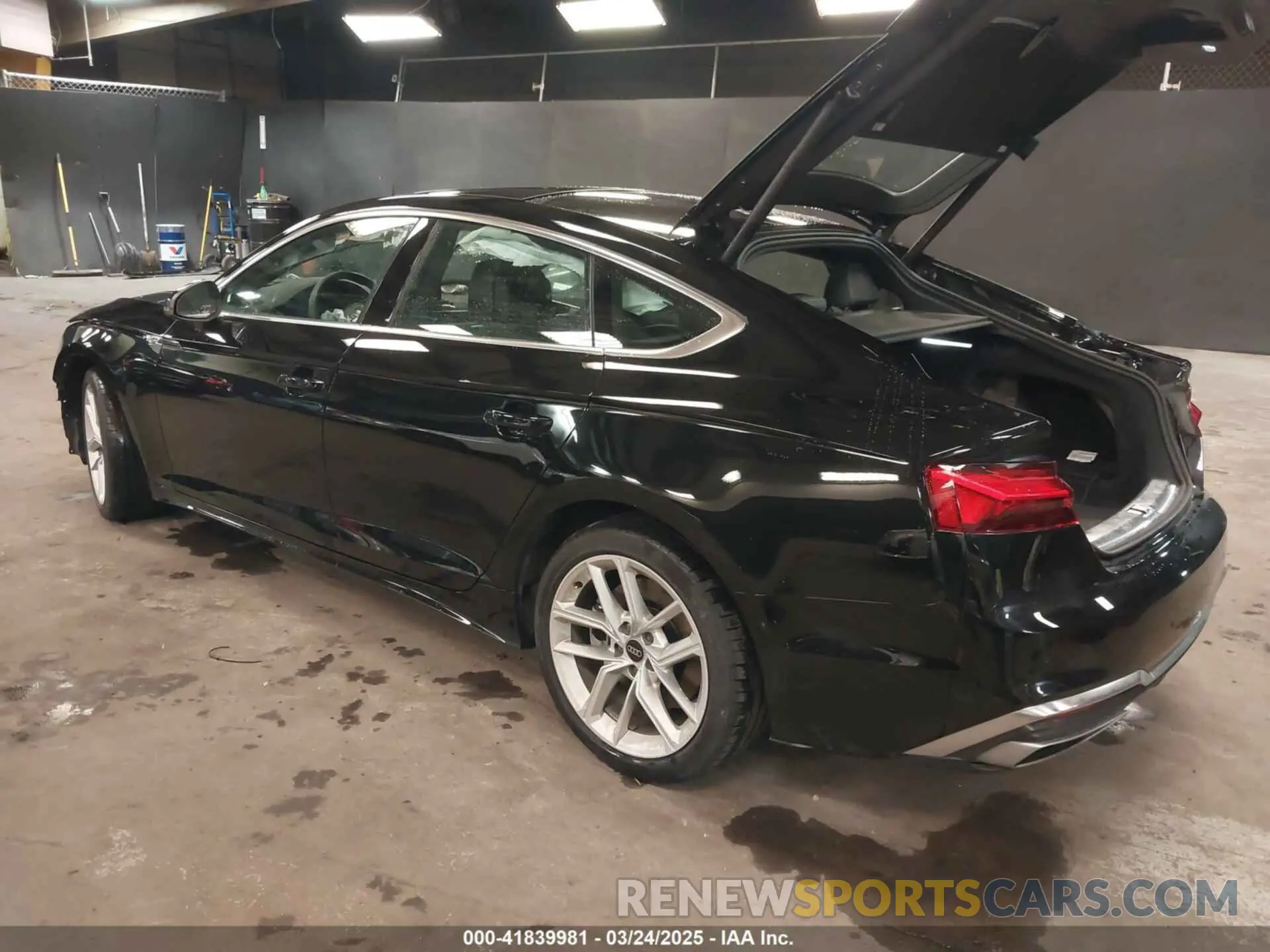 3 Photograph of a damaged car WAUDACF52RA017082 AUDI A5 SPORTBACK 2024