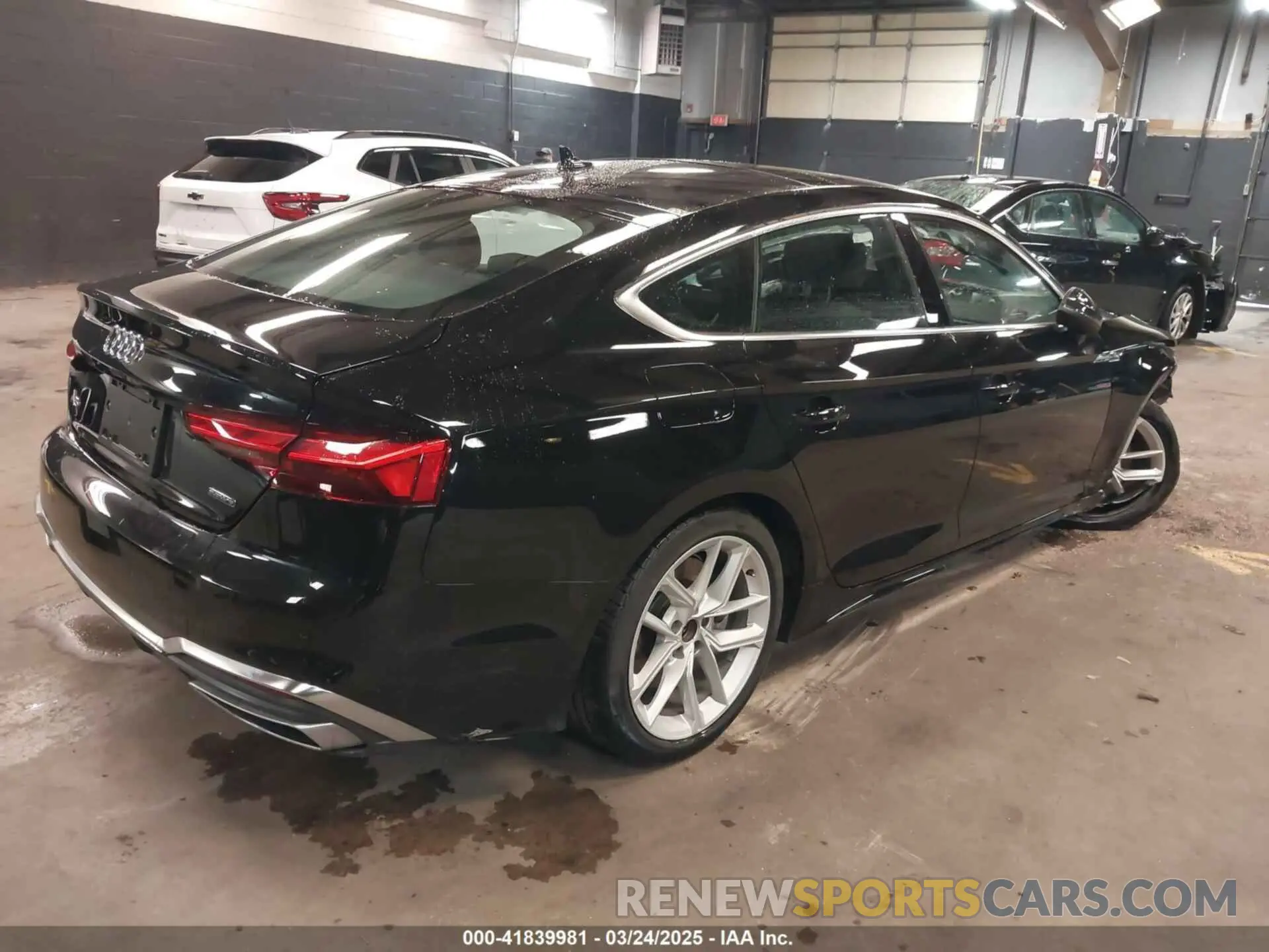 4 Photograph of a damaged car WAUDACF52RA017082 AUDI A5 SPORTBACK 2024
