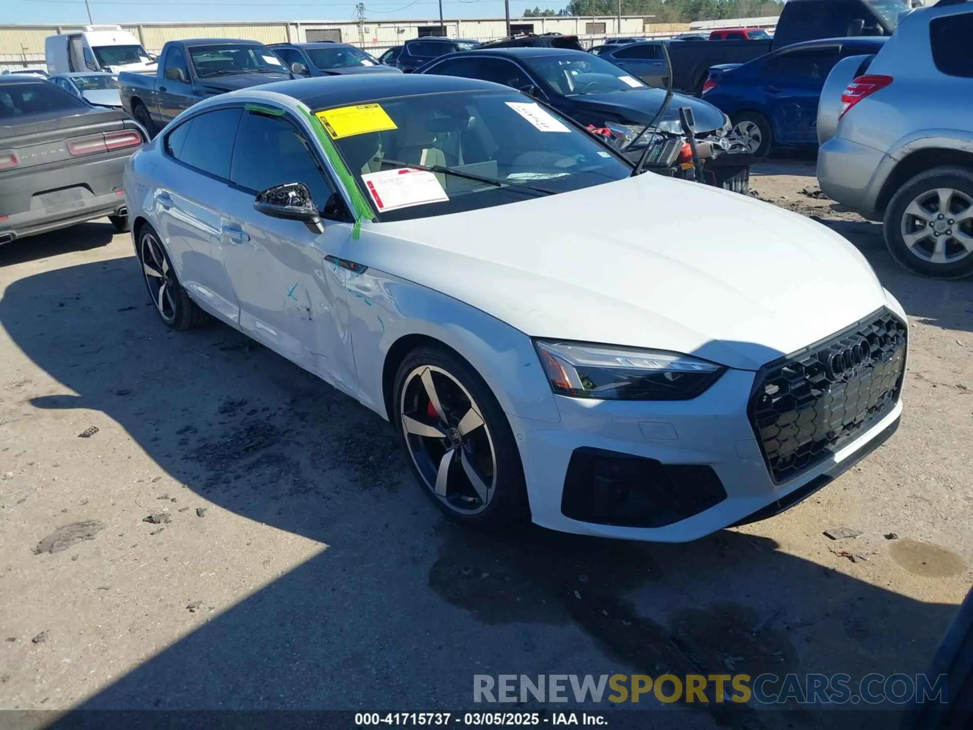 1 Фотография поврежденного автомобиля WAUEACF50RA095851 AUDI A5 SPORTBACK 2024