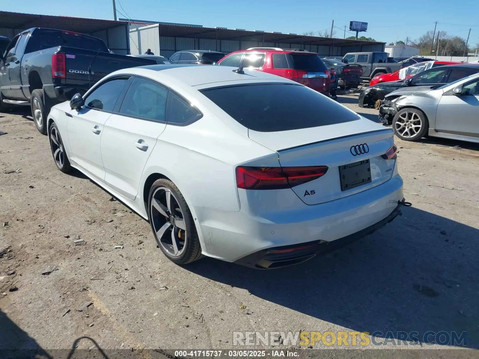 3 Фотография поврежденного автомобиля WAUEACF50RA095851 AUDI A5 SPORTBACK 2024