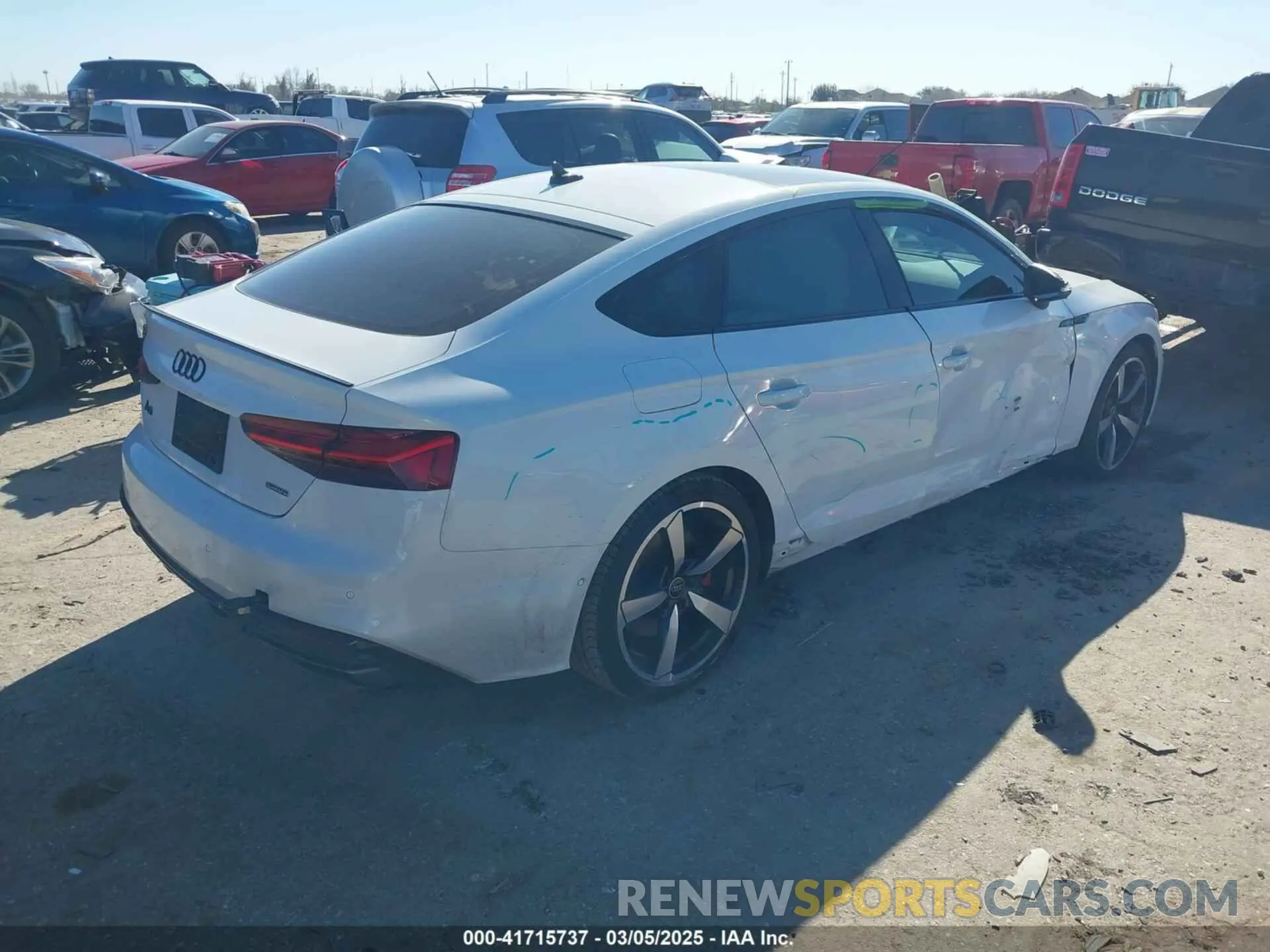 4 Фотография поврежденного автомобиля WAUEACF50RA095851 AUDI A5 SPORTBACK 2024