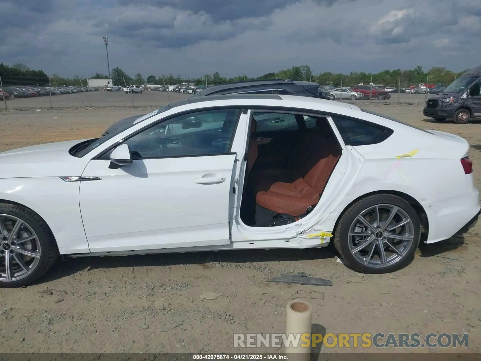 14 Фотография поврежденного автомобиля WAUDACF54SA004307 AUDI A5 SPORTBACK 2025