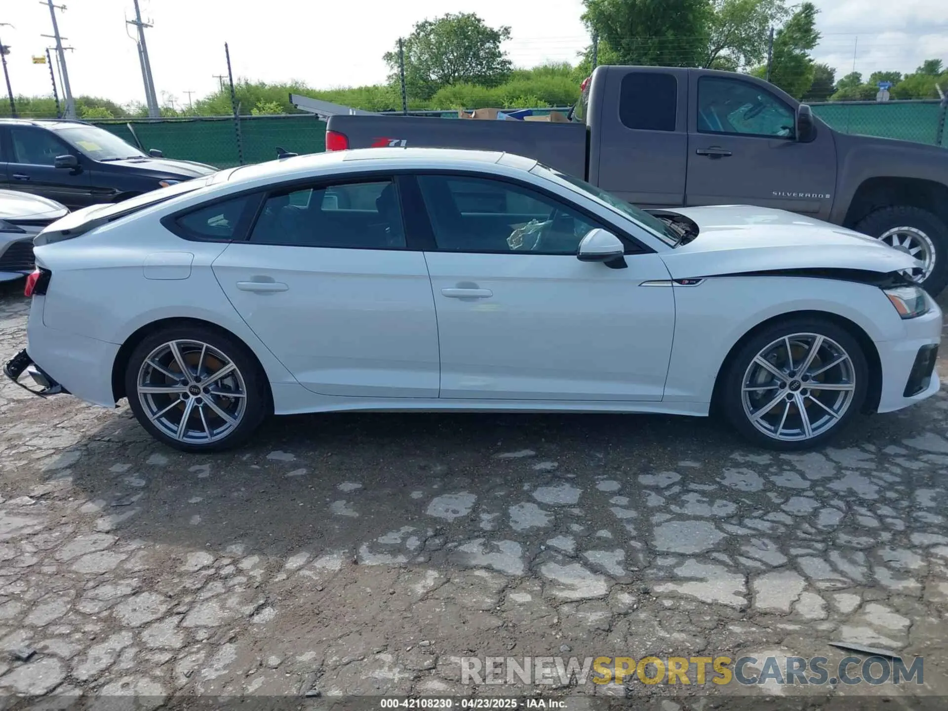 12 Фотография поврежденного автомобиля WAUDACF58SA006013 AUDI A5 SPORTBACK 2025