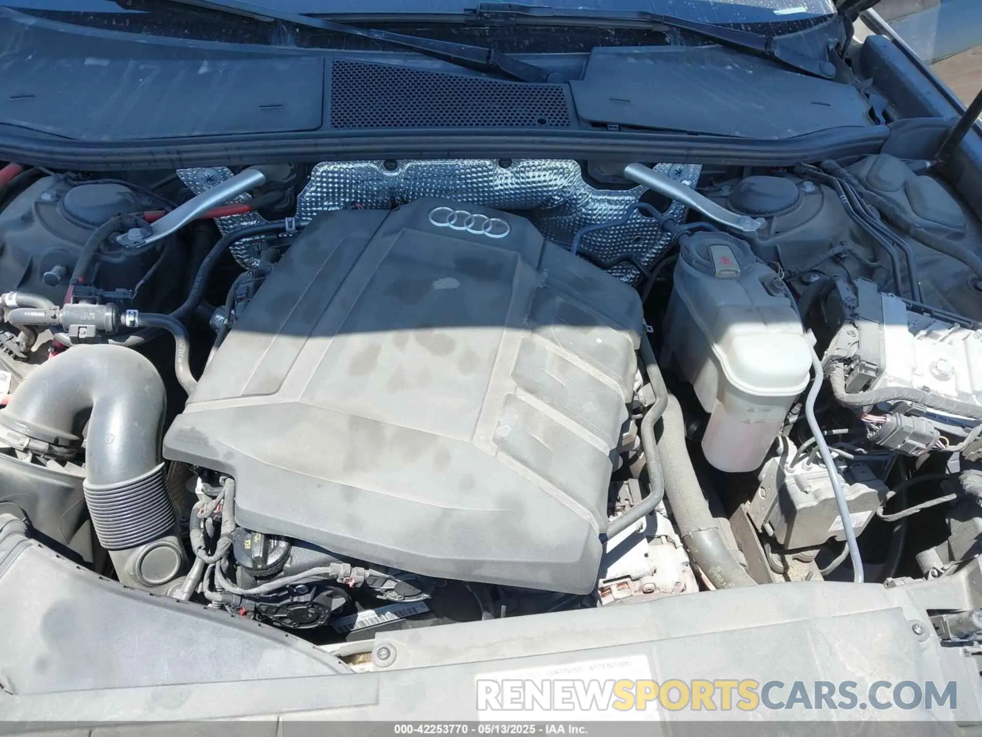 10 Фотография поврежденного автомобиля WAUD8AF21KN124807 AUDI A6 2019